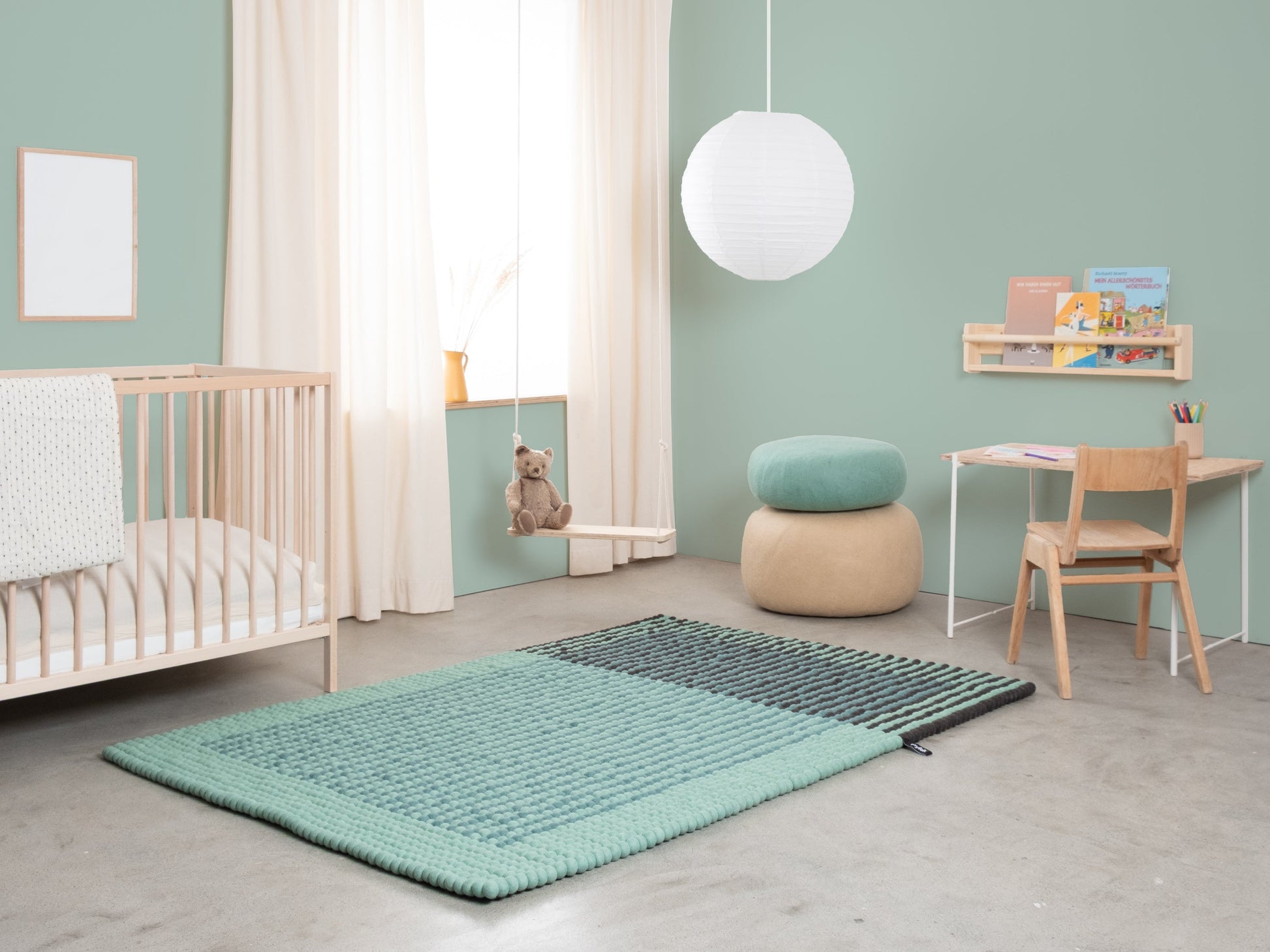 myfelt Yukon Filzkugelteppich Grau, Blau, Grün aus Schurwolle – Bild 3