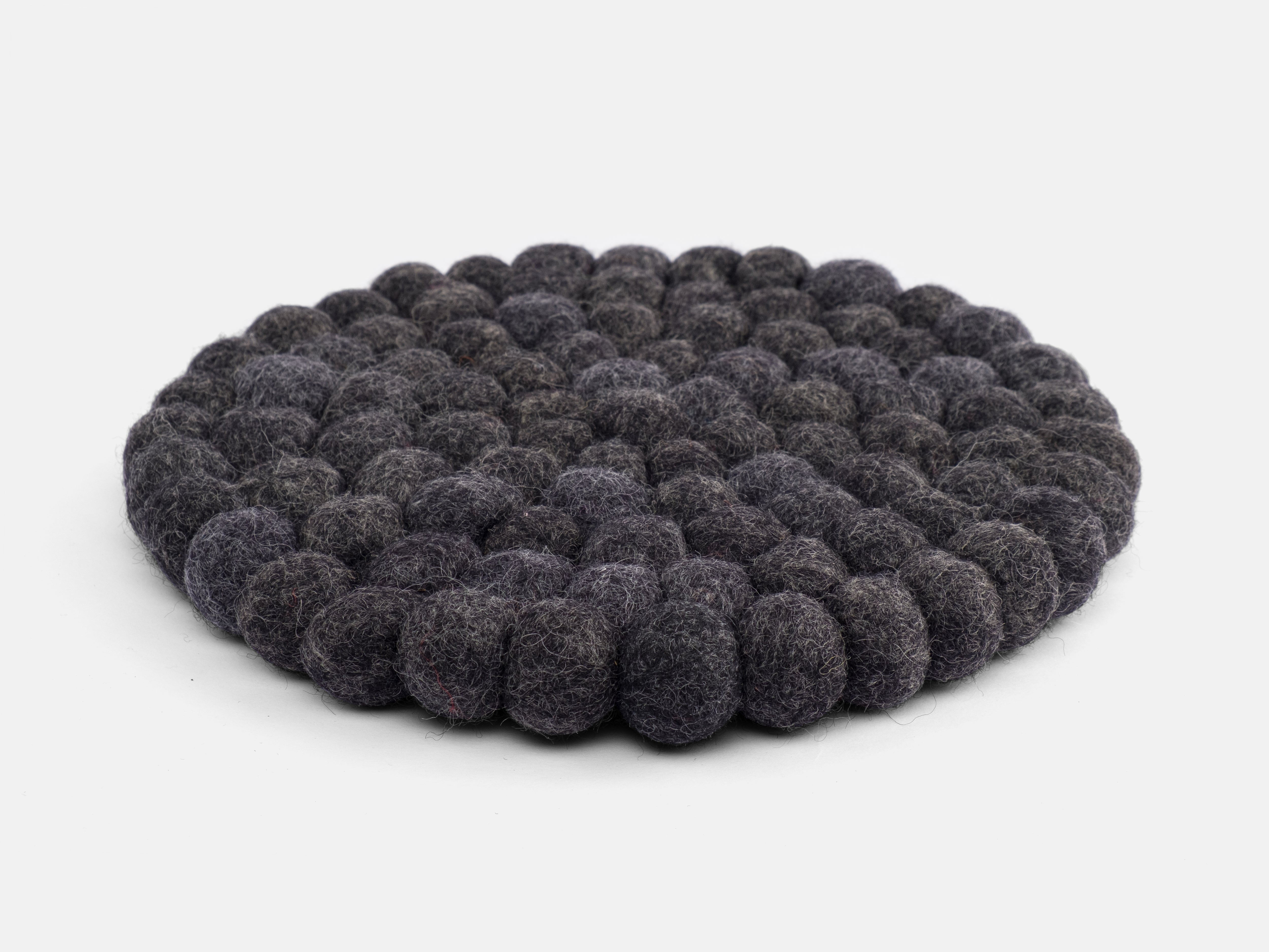 myfelt Hugo Untersetzer Grau aus Schurwolle – Bild 4