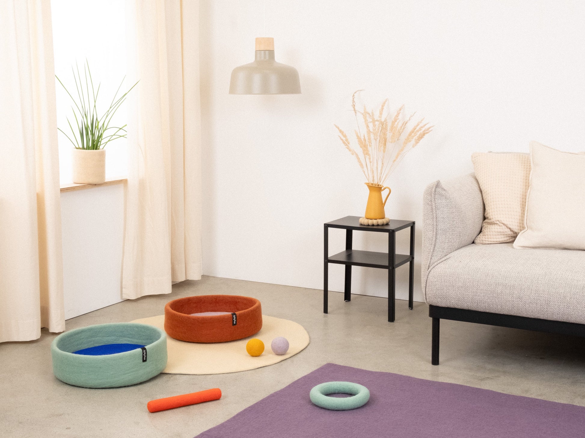 myfelt Risa & Kuno Ball Set Hundespielzeug aus Schurwolle – Bild 4