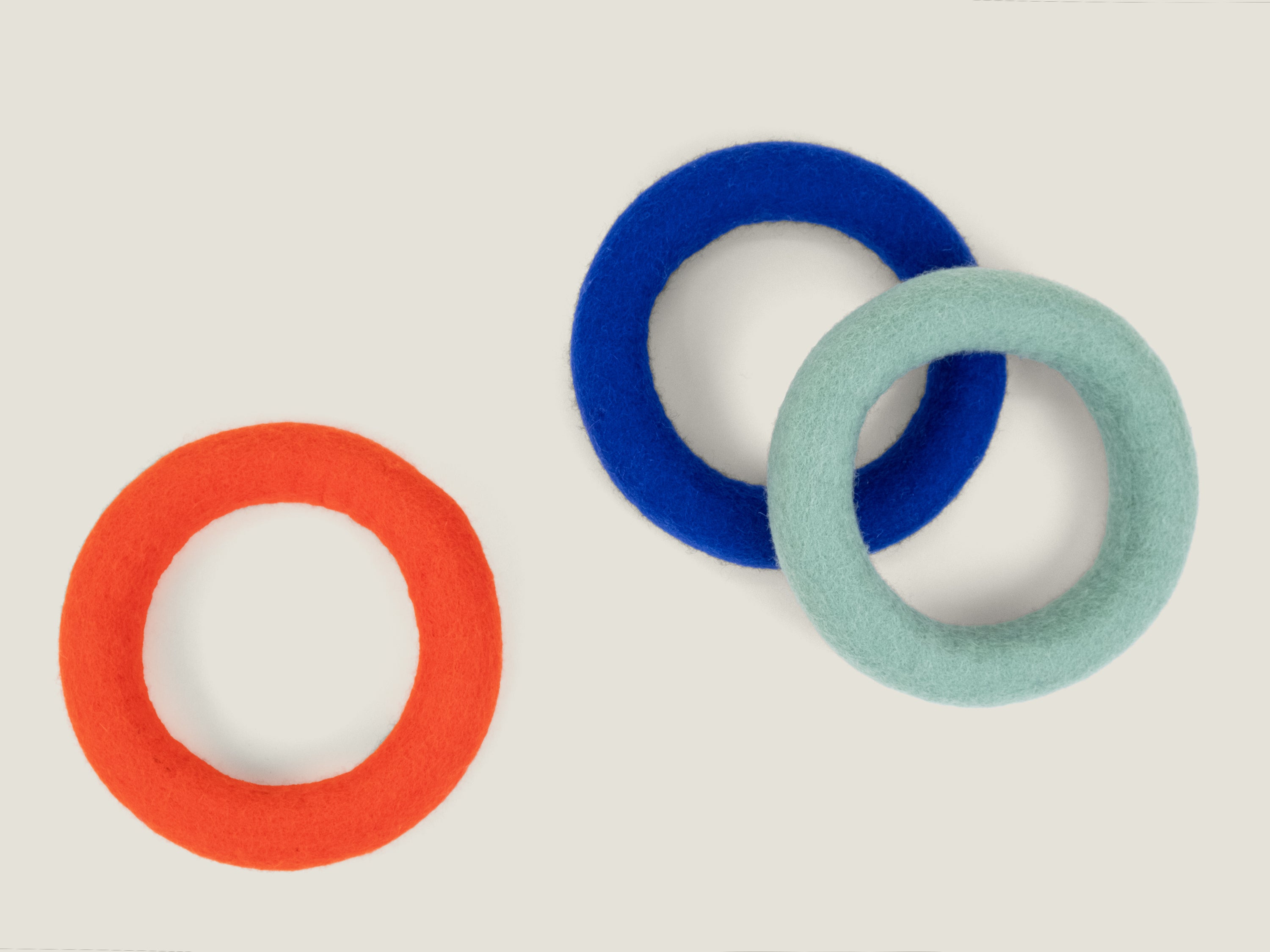 myfelt Mats Hundespielzeug - Ring Hundespielzeug aus Schurwolle – Bild 3