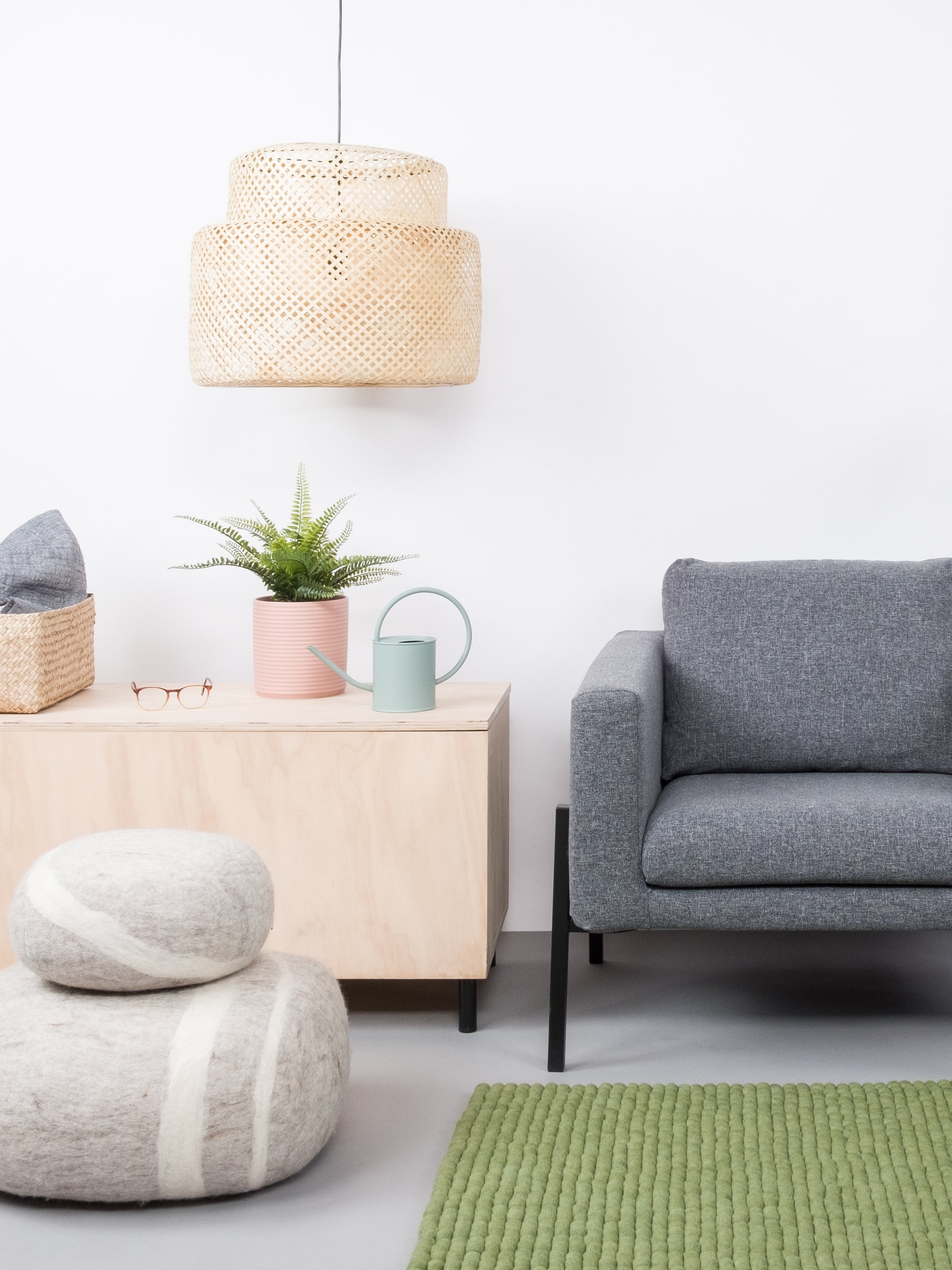 myfelt Kaspar Filzkugelteppich Grün, Beige aus Schurwolle – Bild 2