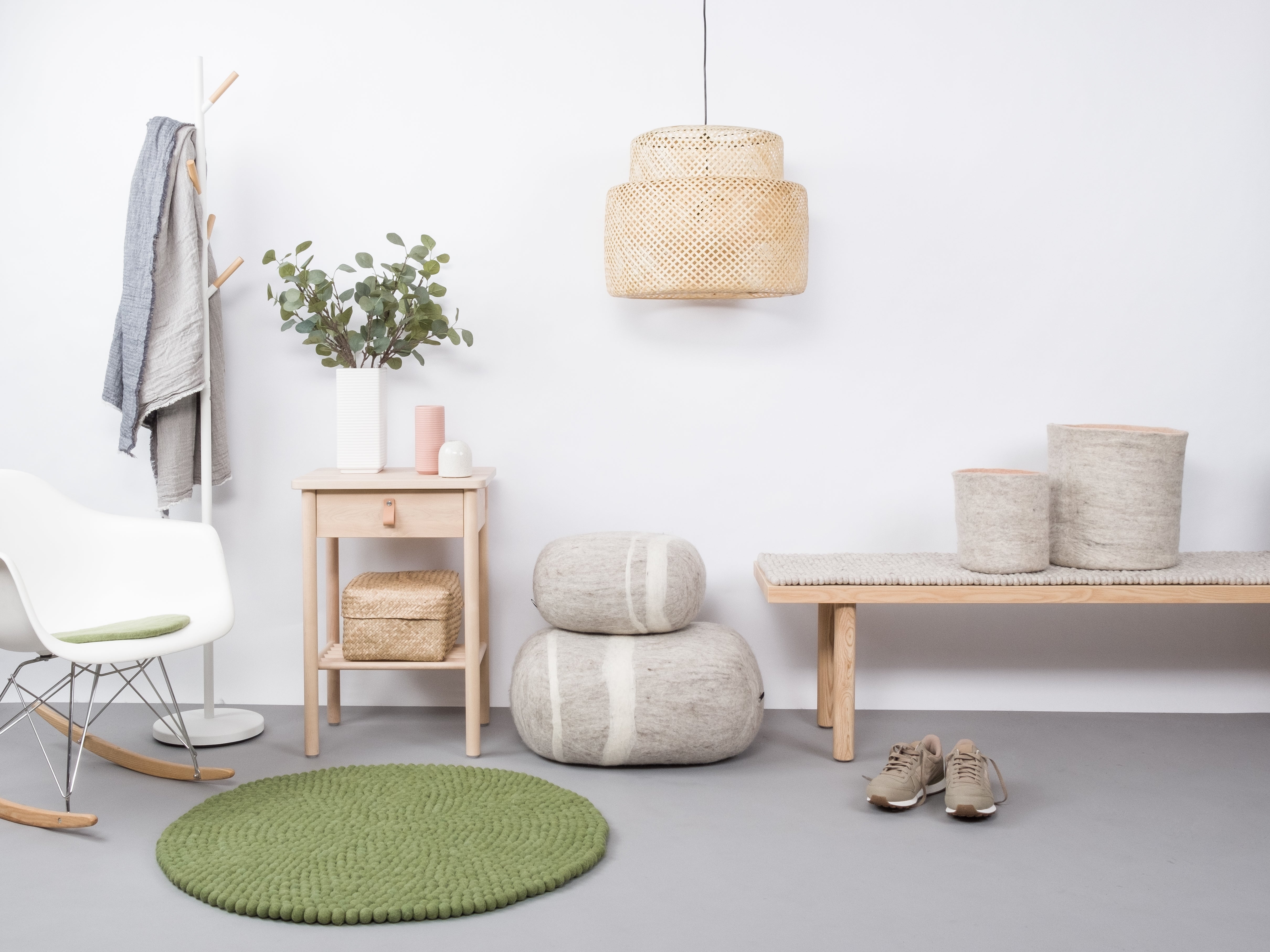 myfelt Kaspar Filzkugelteppich Grün, Beige aus Schurwolle – Bild 5