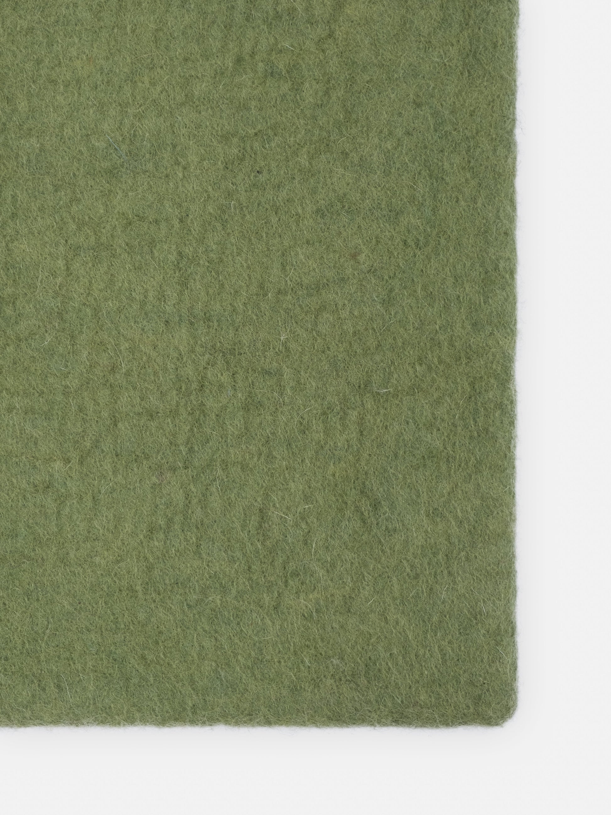 myfelt Kaspar Filzkugelteppich Grün, Beige aus Schurwolle – Bild 7