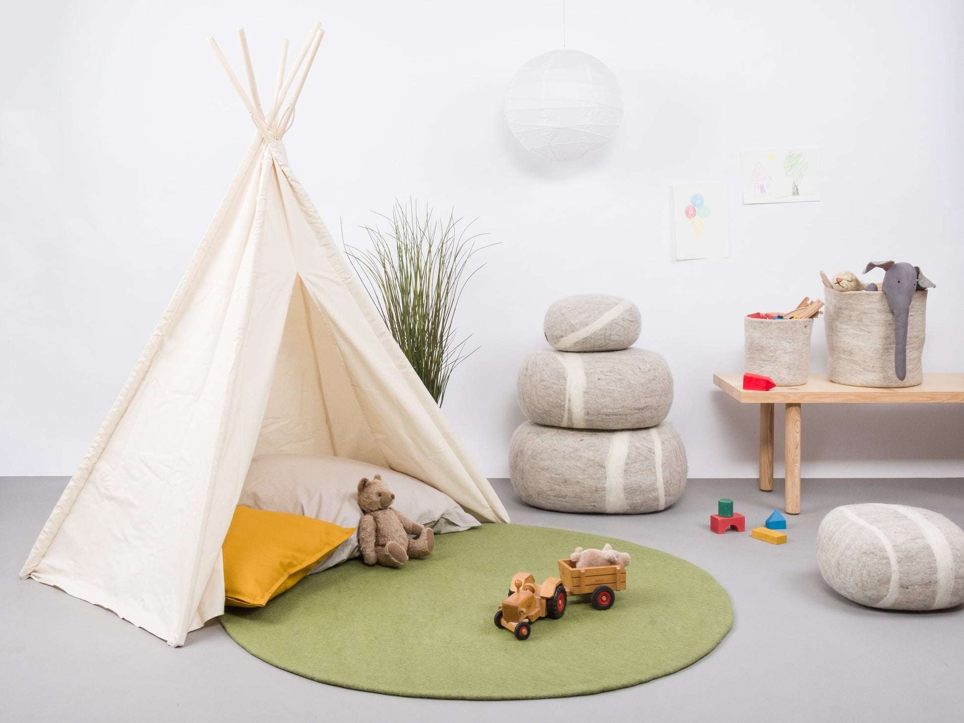myfelt Kaspar Filzkugelteppich Grün, Beige aus Schurwolle – Bild 5