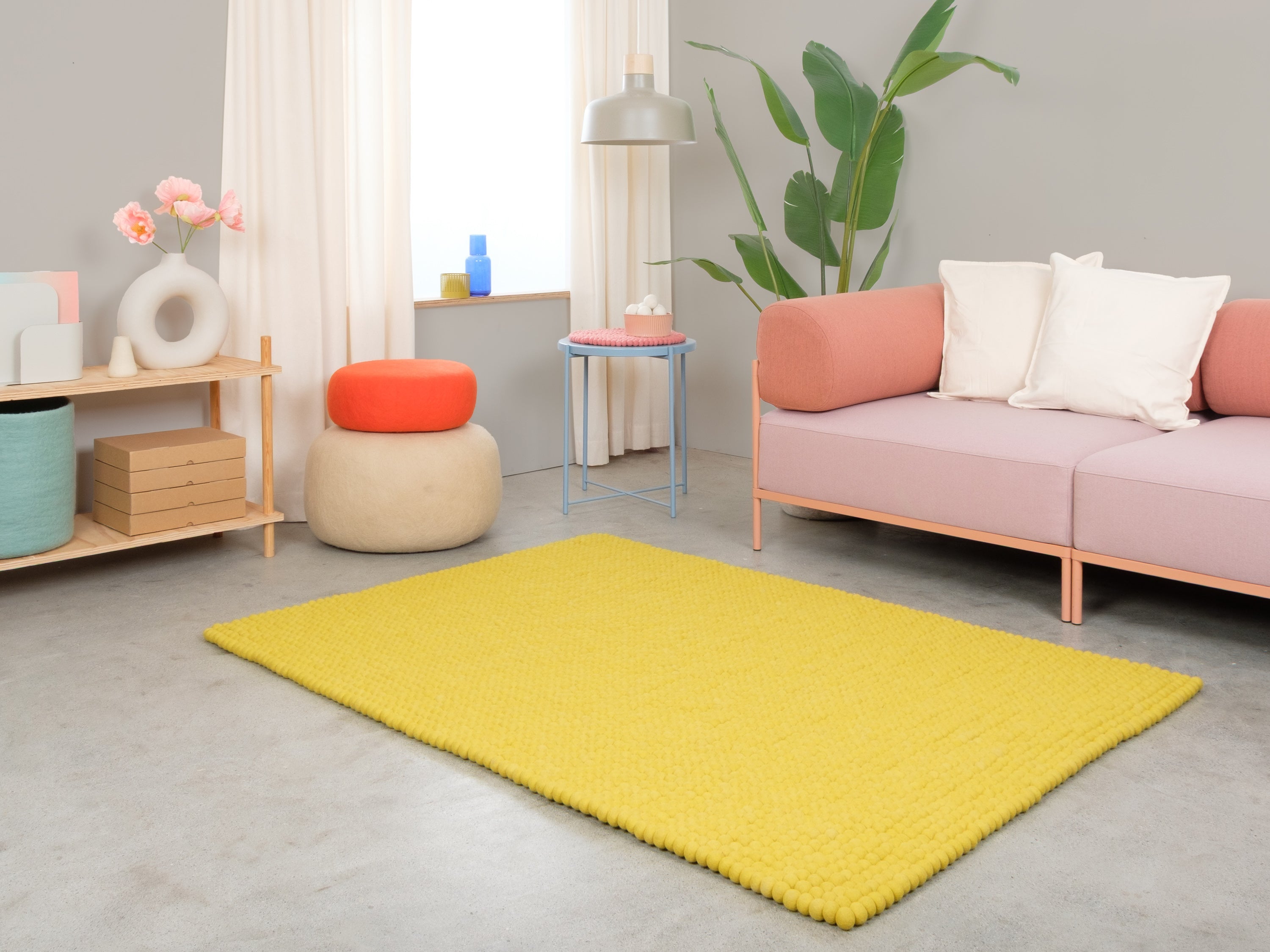 myfelt Kata Filzkugelteppich Grün, Gelb aus Schurwolle – Bild 3