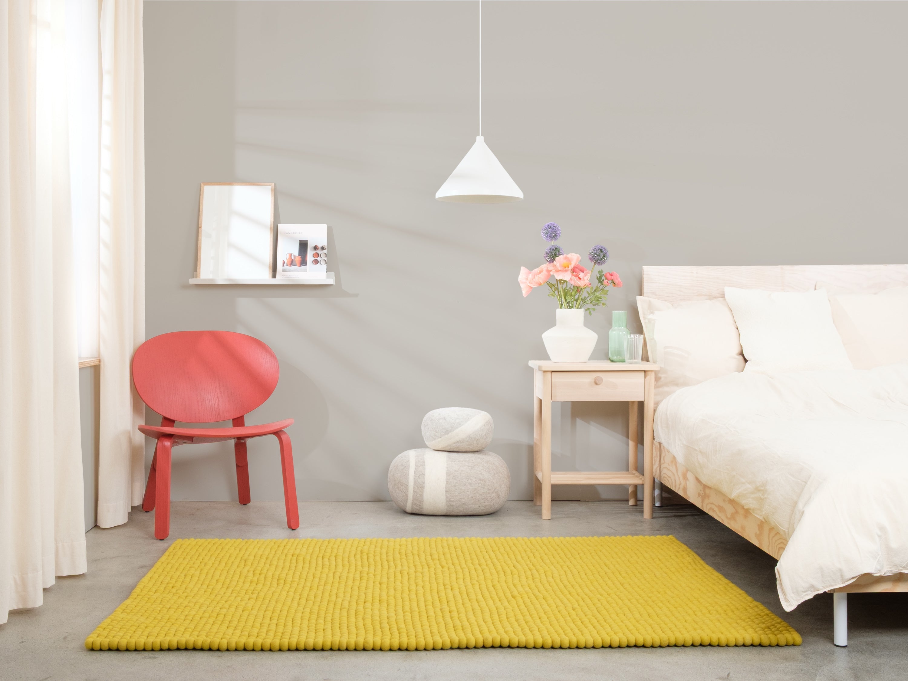 myfelt Kata Filzkugelteppich Grün, Gelb aus Schurwolle – Bild 4