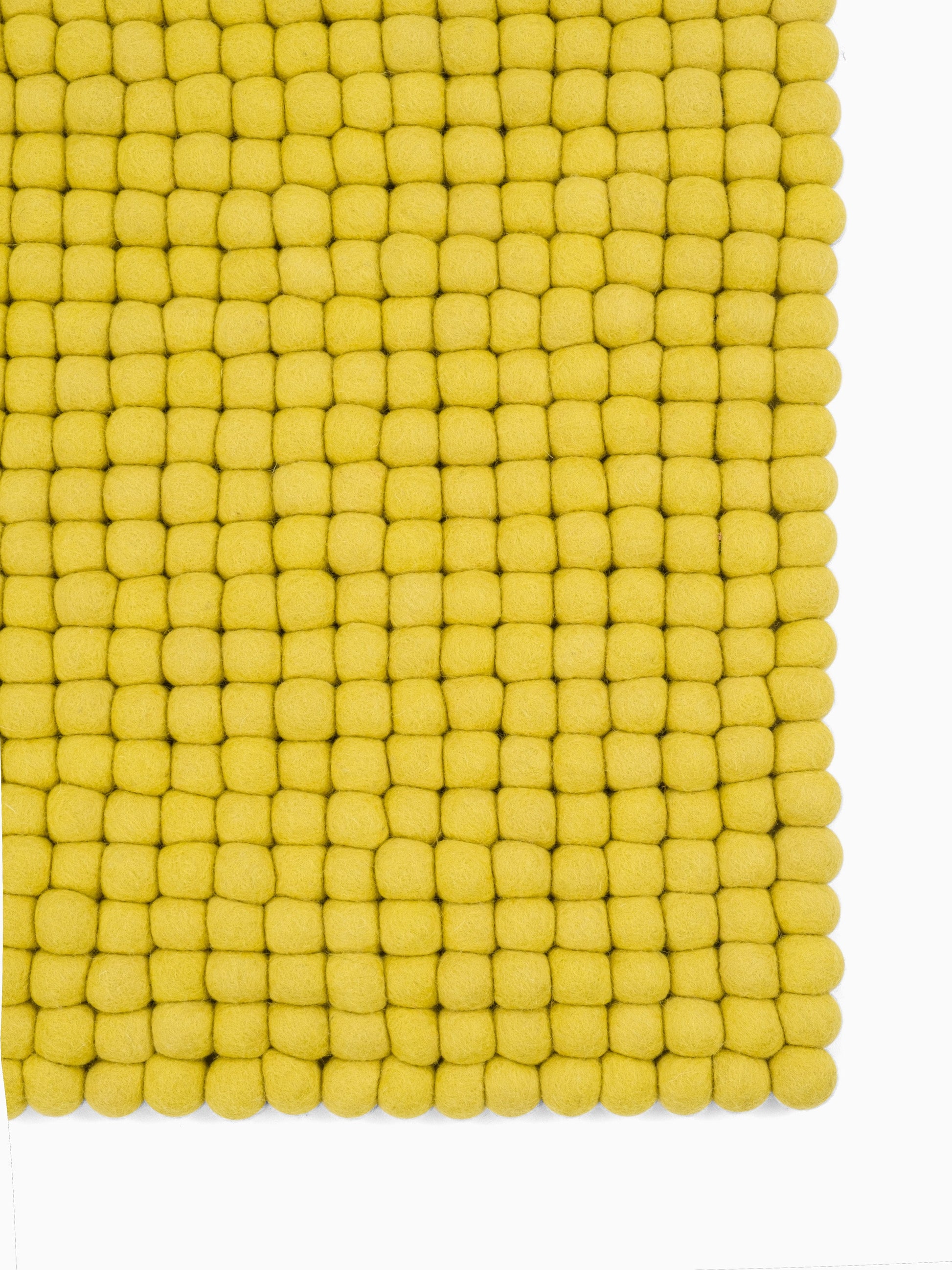 myfelt Kata Filzkugelteppich Grün, Gelb aus Schurwolle – Bild 7