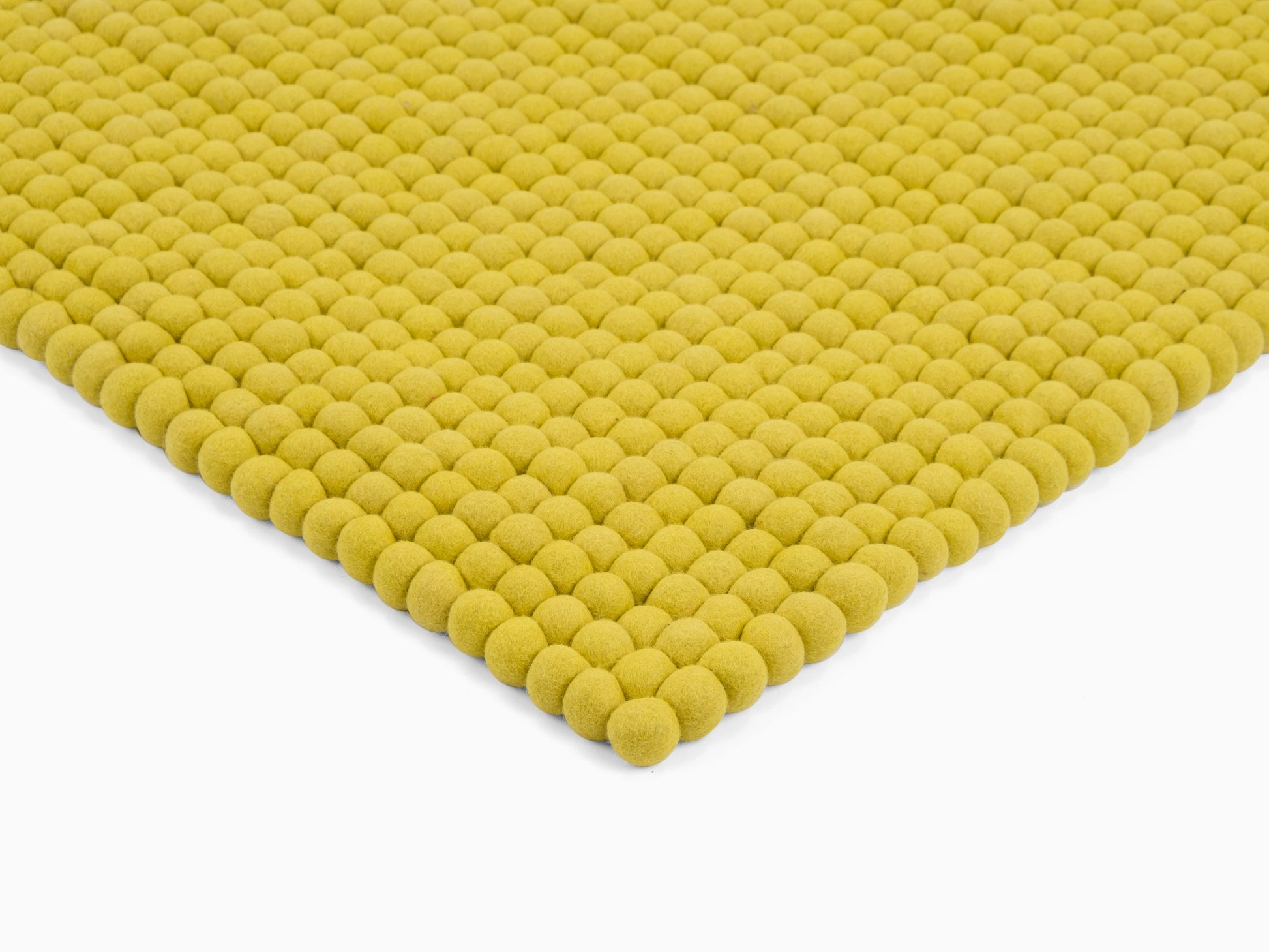 myfelt Kata Filzkugelteppich Grün, Gelb aus Schurwolle – Bild 8