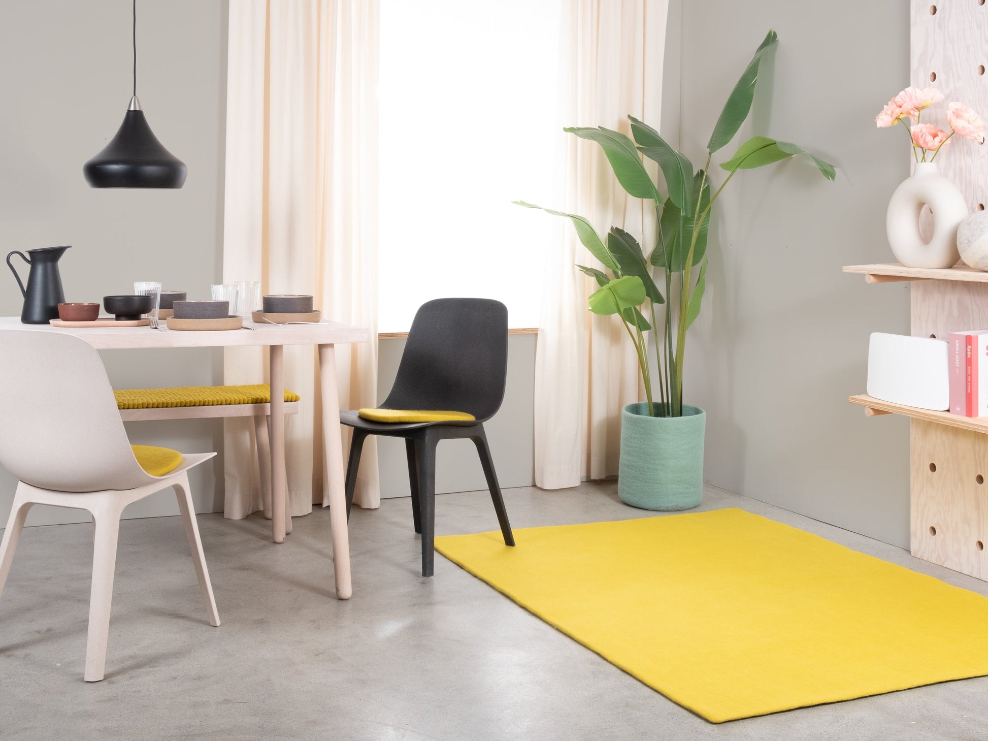 myfelt Kata Filzkugelteppich Grün, Gelb aus Schurwolle – Bild 3