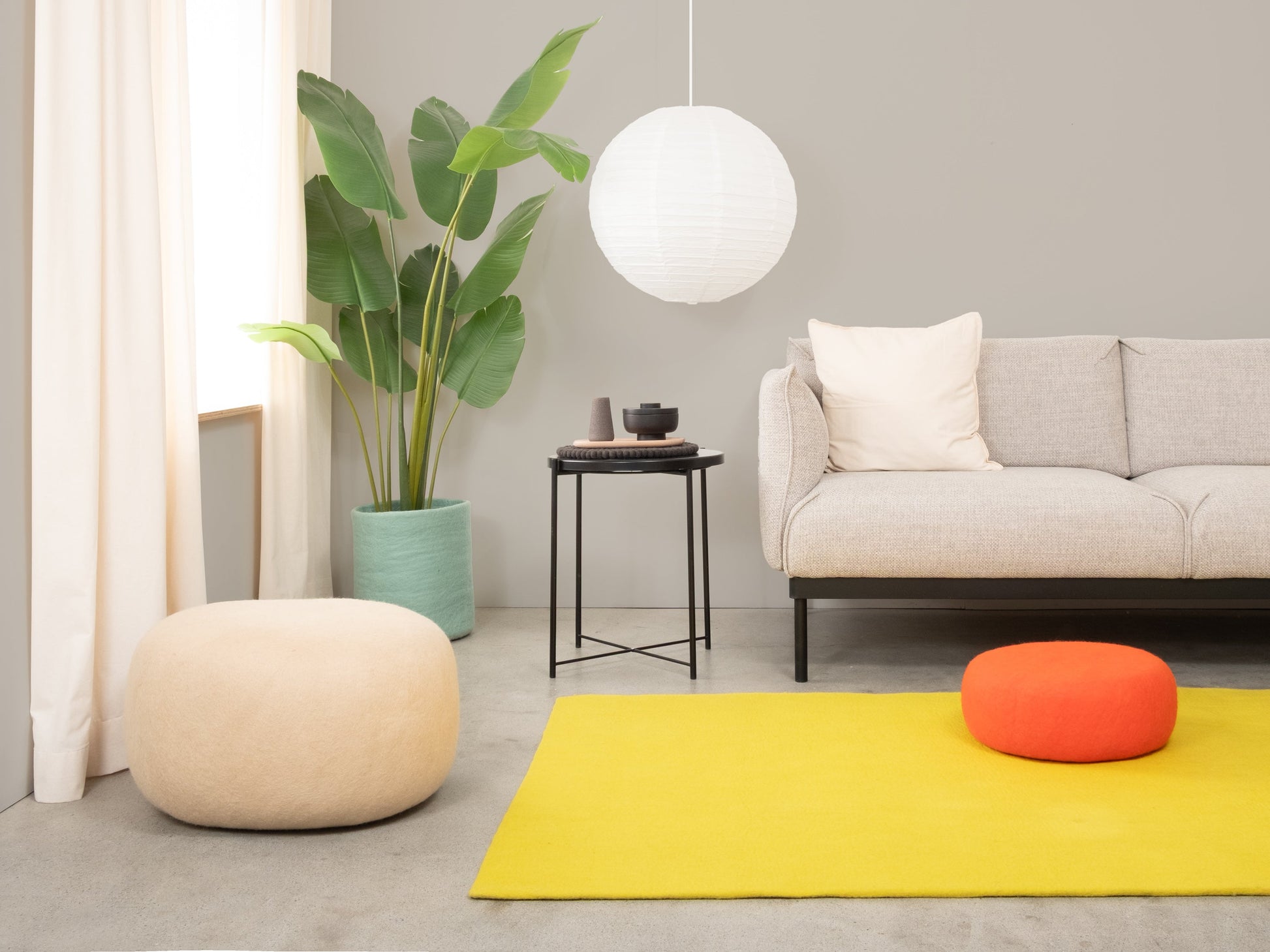 myfelt Kata Filzkugelteppich Grün, Gelb aus Schurwolle – Bild 2