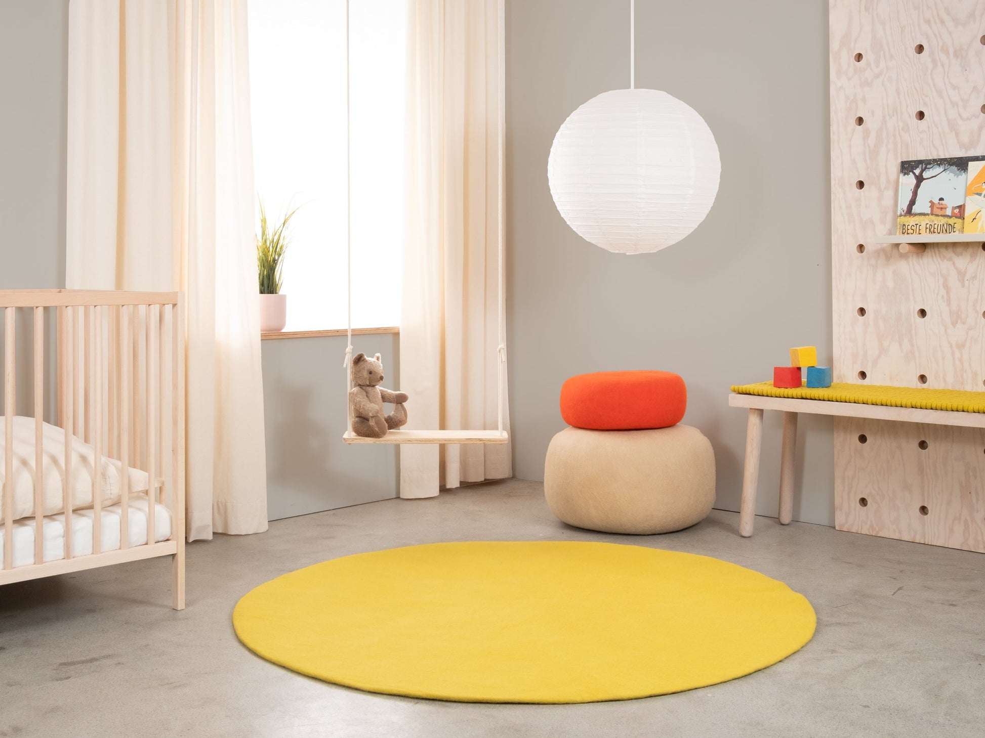 myfelt Kata Filzkugelteppich Grün, Gelb aus Schurwolle – Bild 4