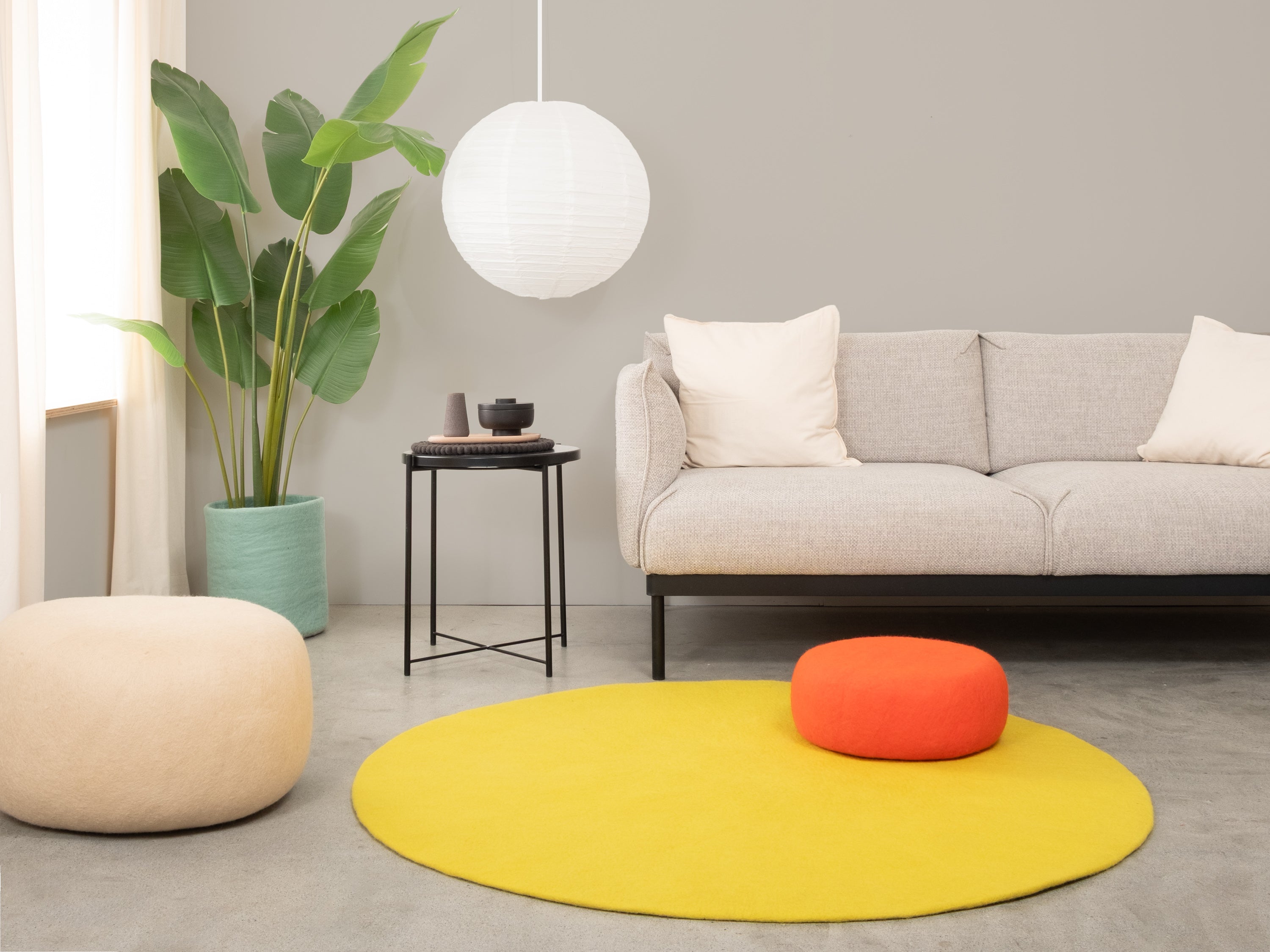 myfelt Kata Filzkugelteppich Grün, Gelb aus Schurwolle – Bild 2