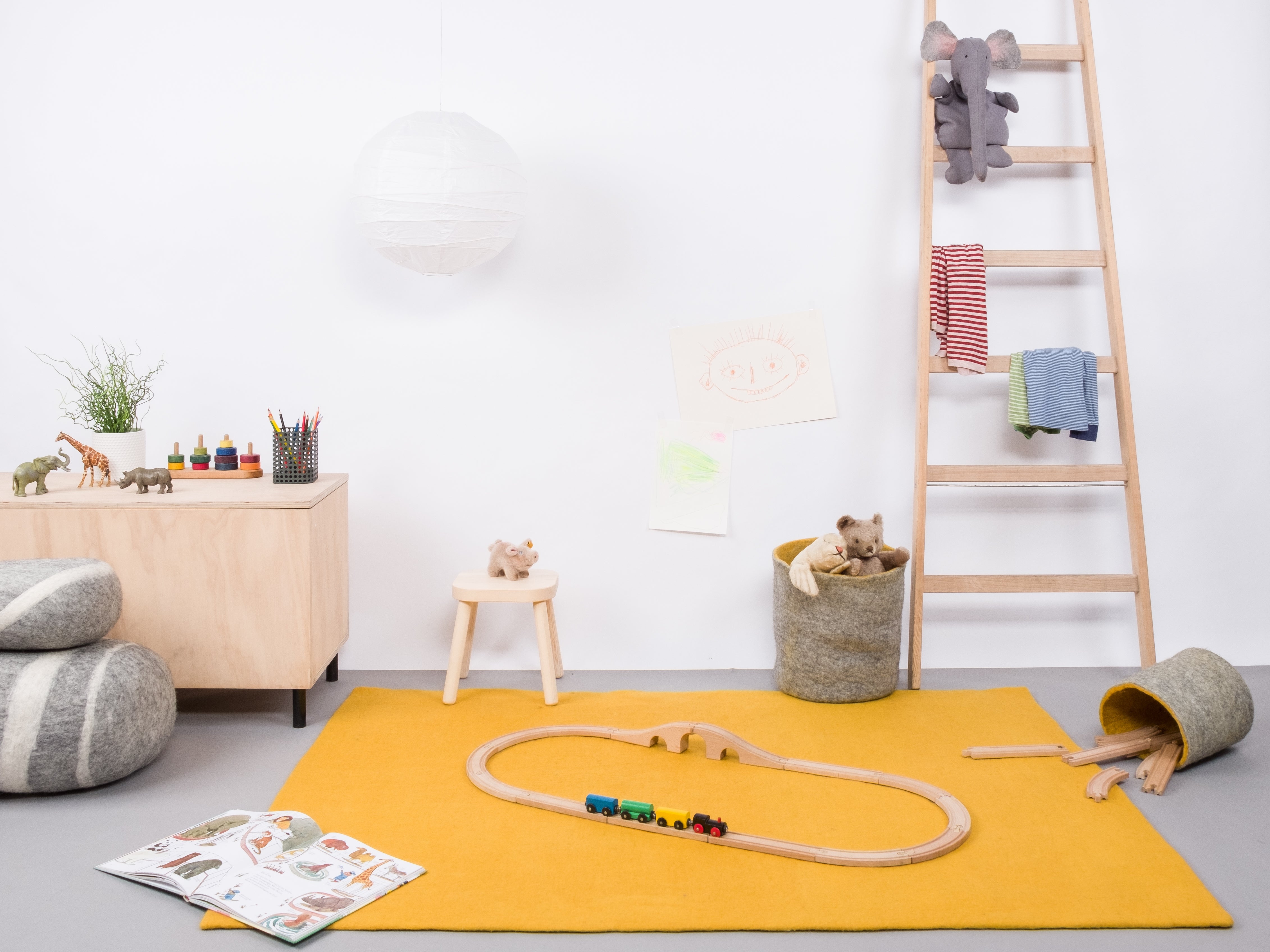 myfelt Klara Filzkugelteppich Gelb aus Schurwolle – Bild 5