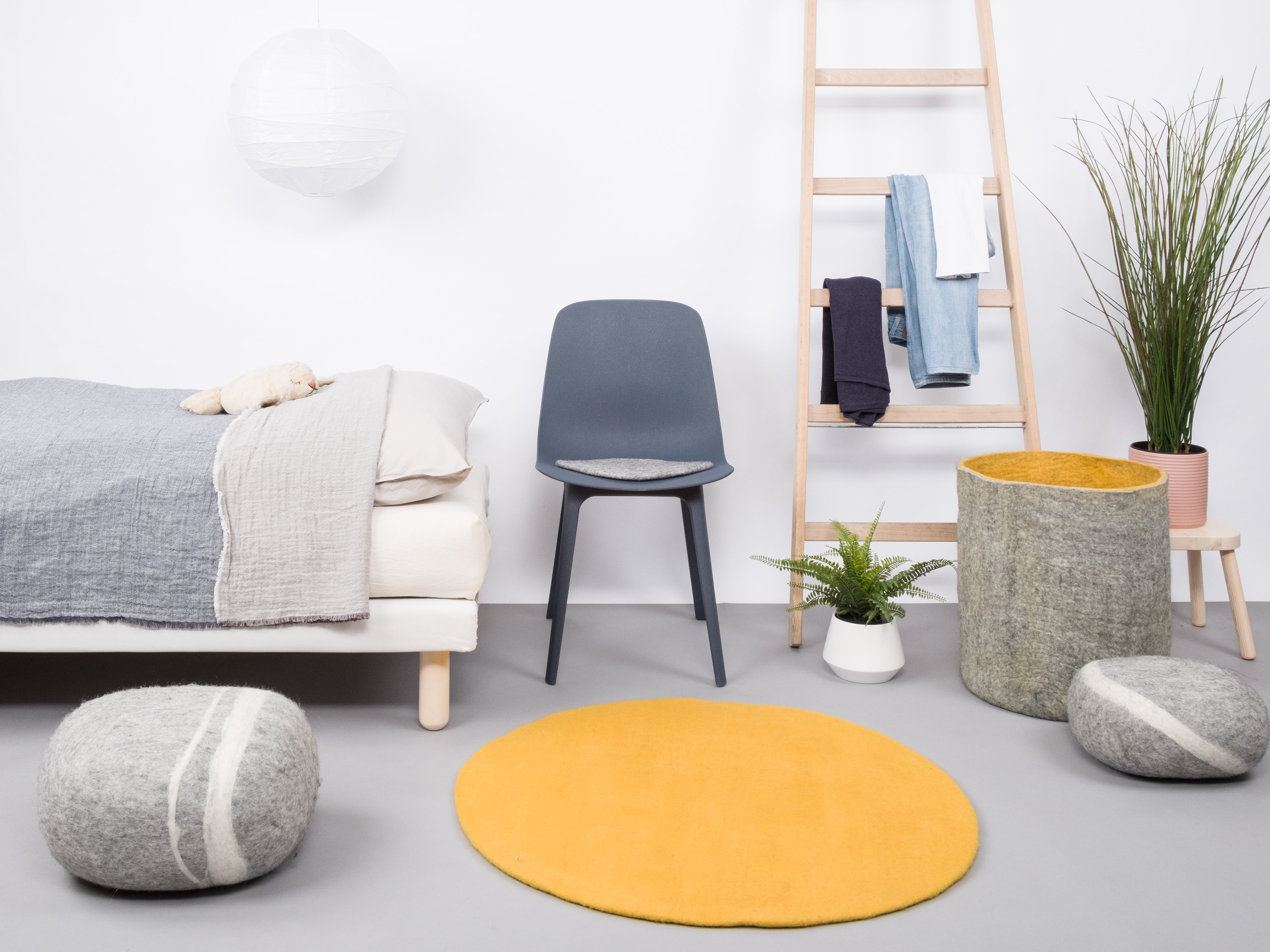 myfelt Klara Filzkugelteppich Gelb aus Schurwolle – Bild 4
