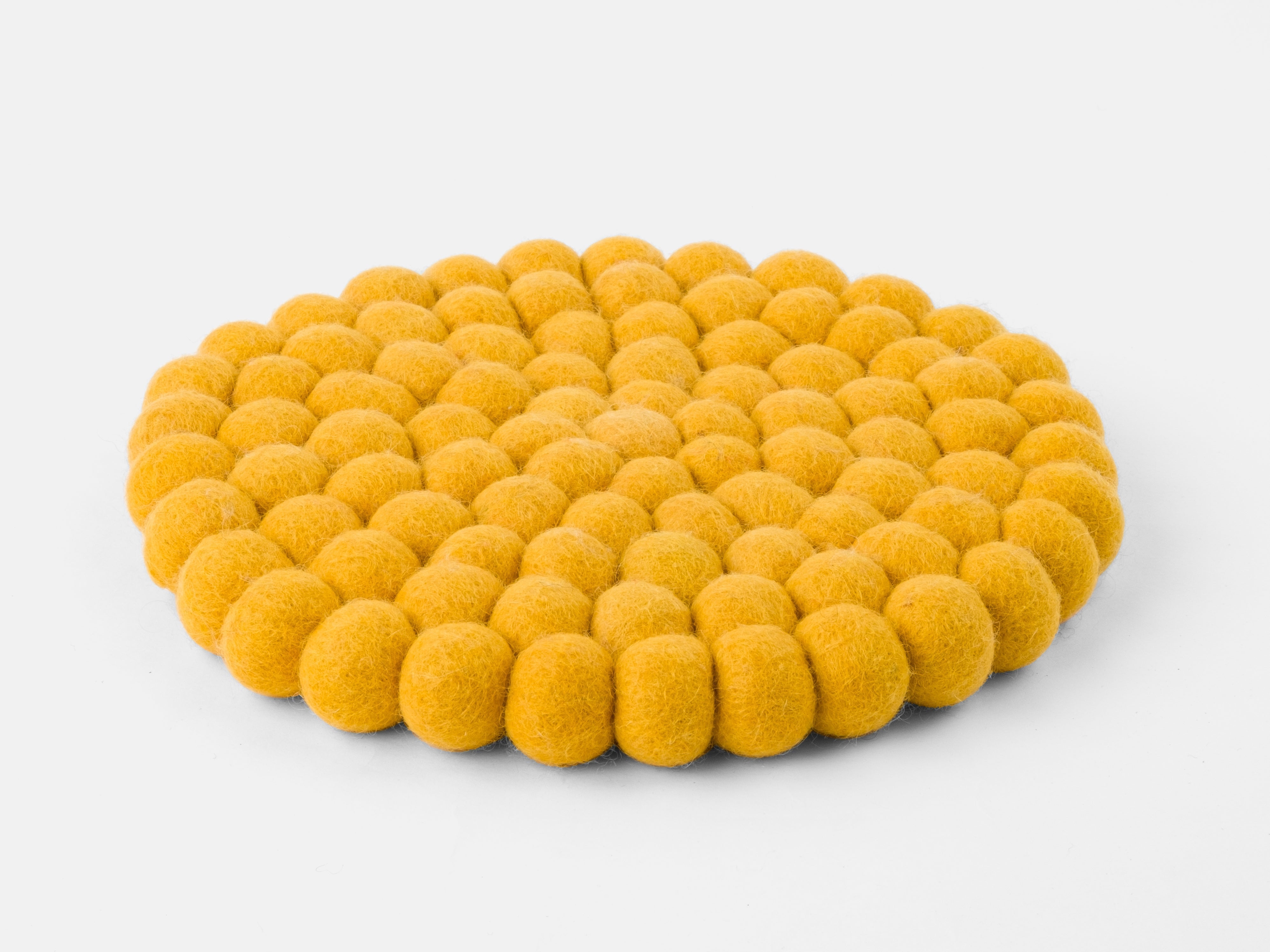 myfelt Klara Untersetzer Gelb aus Schurwolle – Bild 4