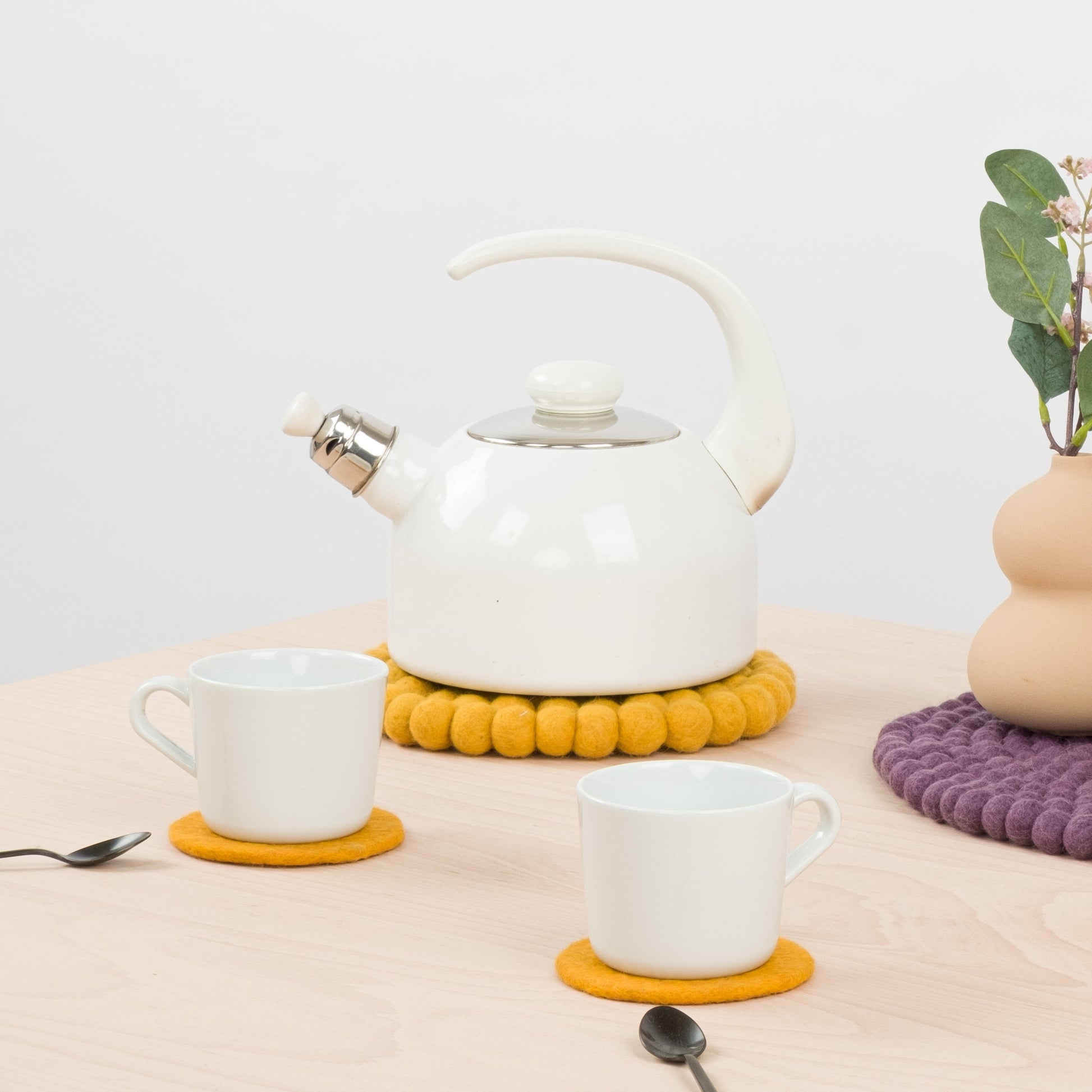 myfelt Klara Untersetzer Gelb aus Schurwolle – Bild 5