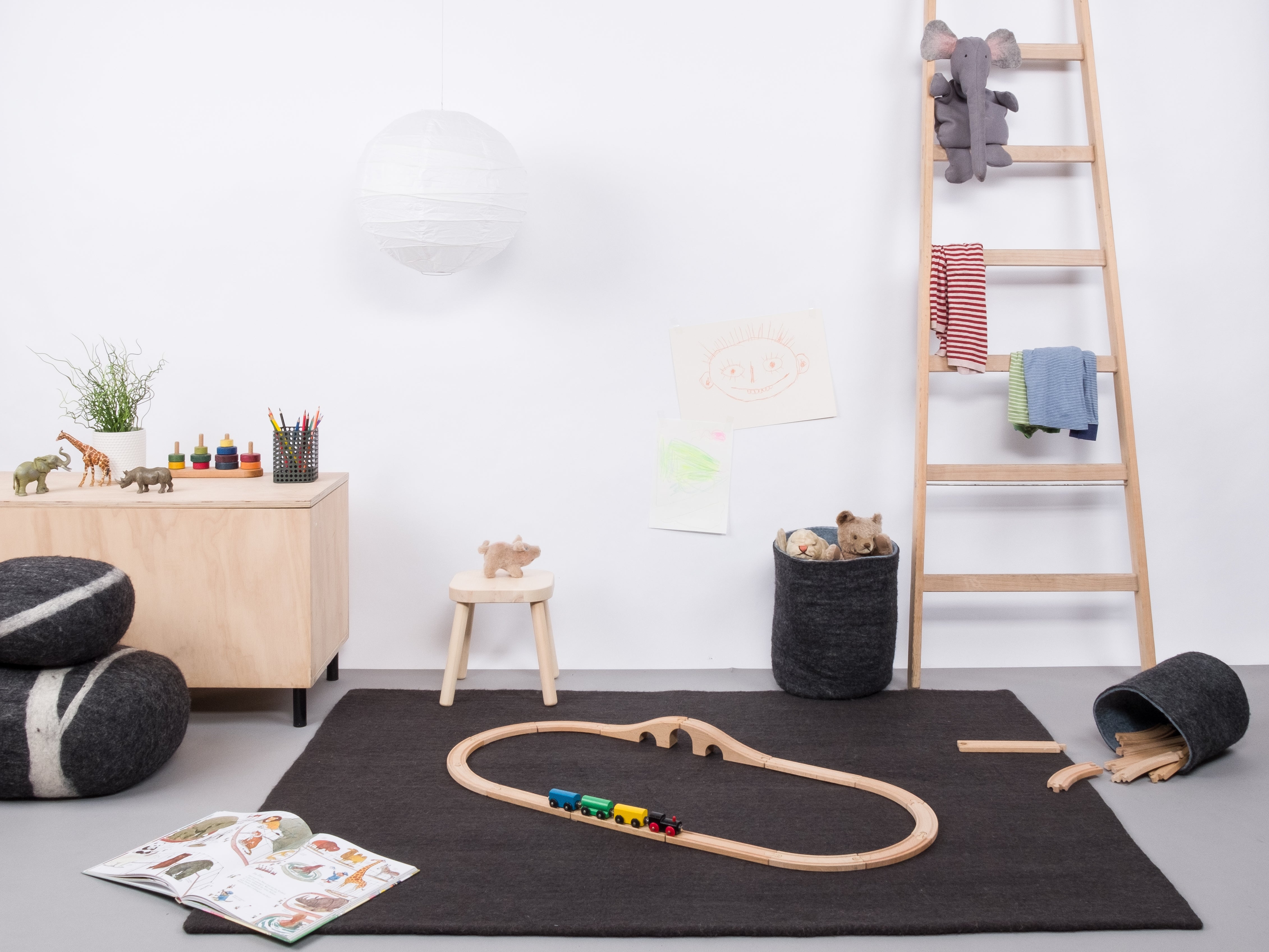 myfelt Kuno Filzkugelteppich Grau aus Schurwolle – Bild 5