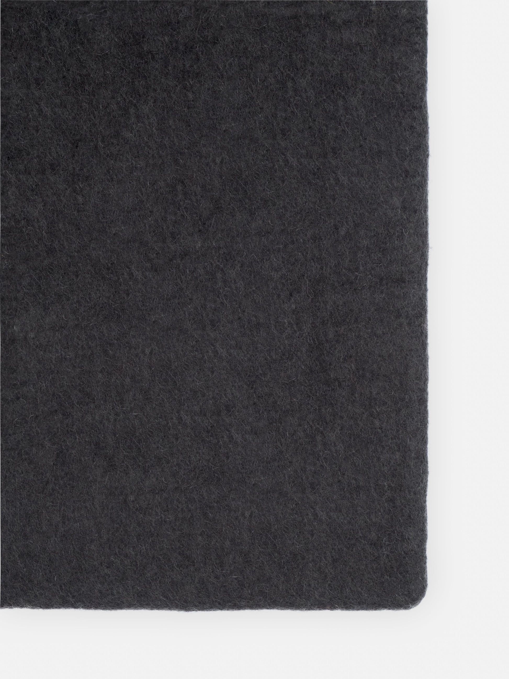 myfelt Kuno Filzkugelteppich Grau aus Schurwolle – Bild 7