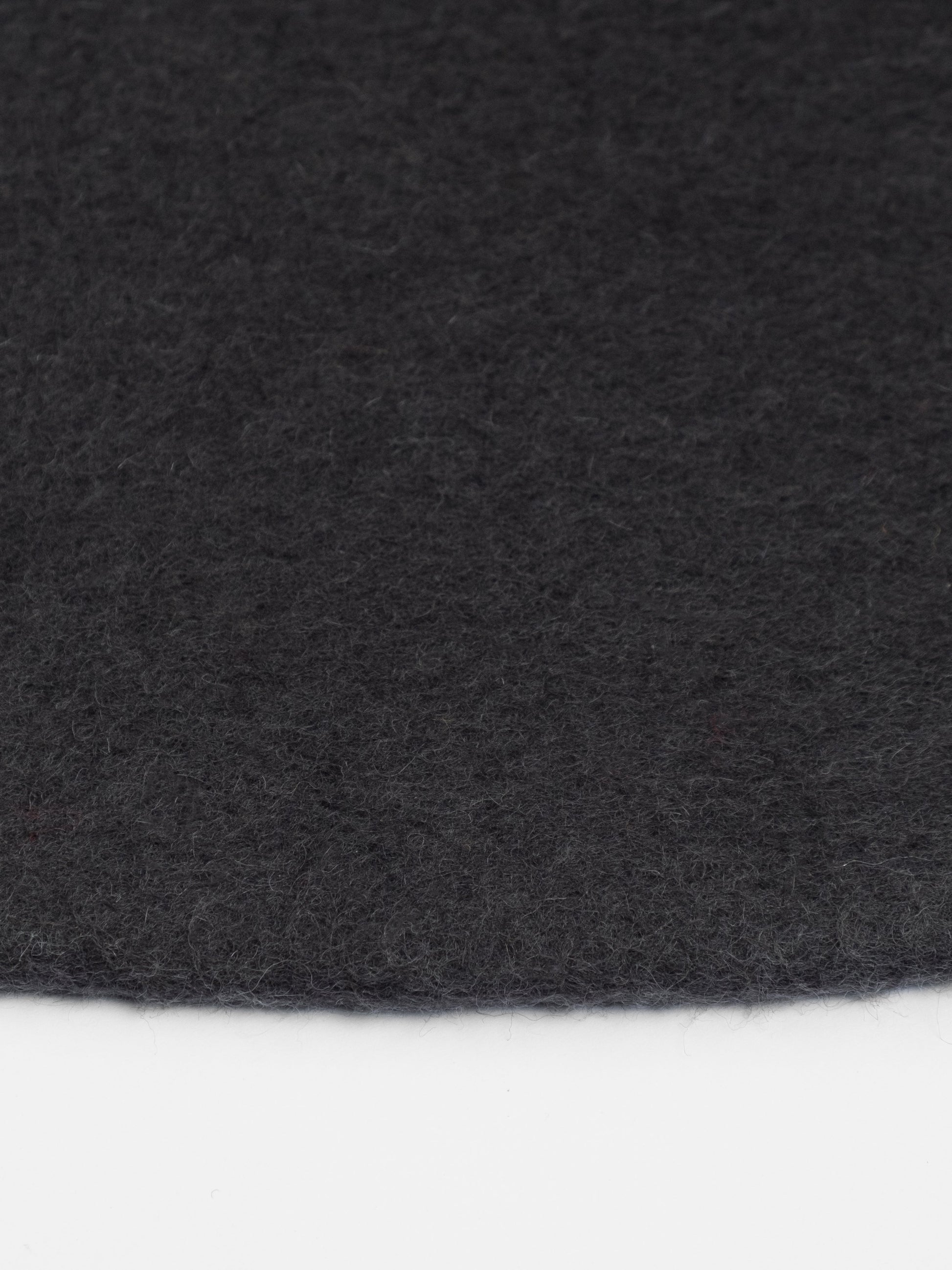 myfelt Kuno Filzkugelteppich Grau aus Schurwolle – Bild 8