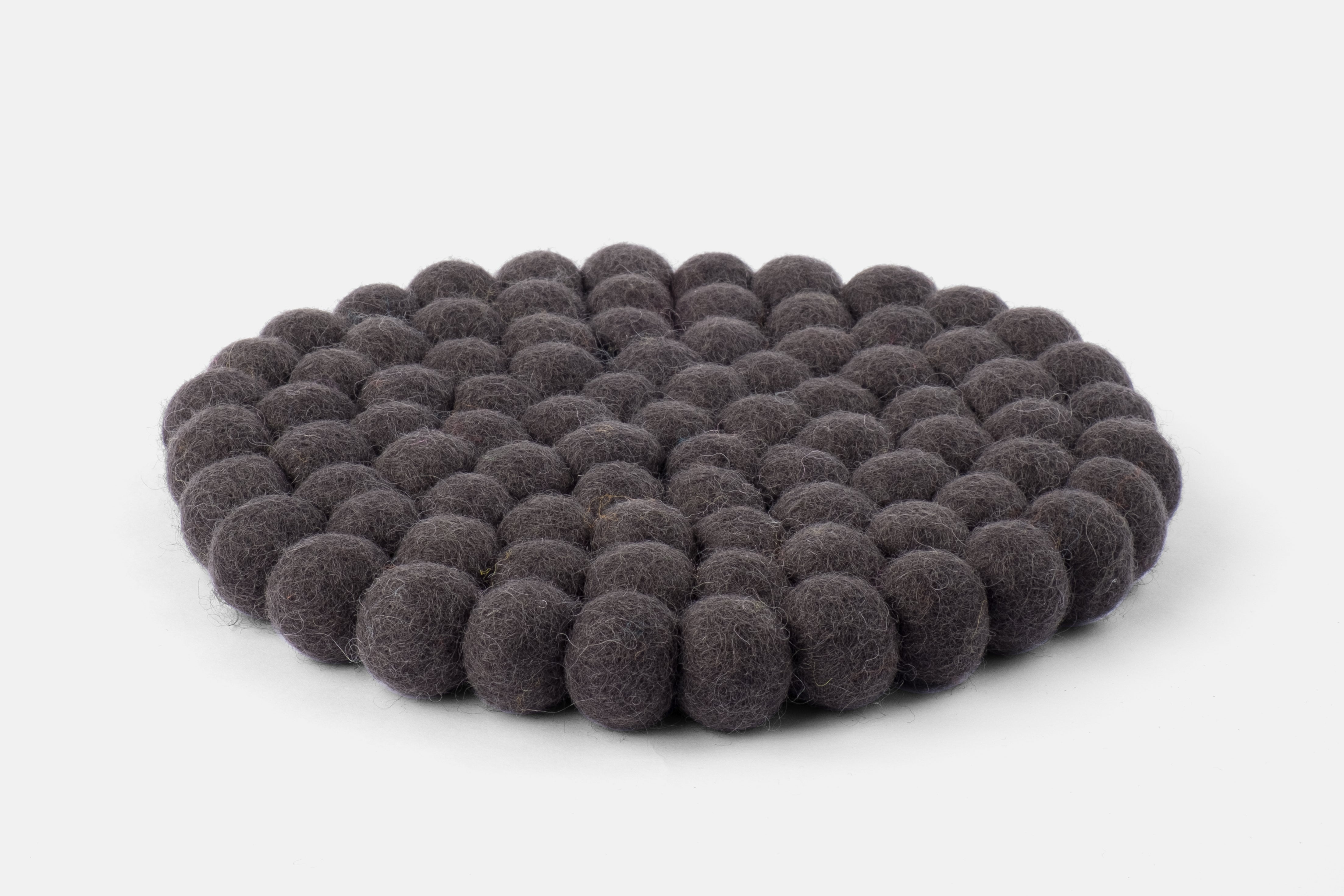 myfelt Kuno Untersetzer Grau aus Schurwolle – Bild 4