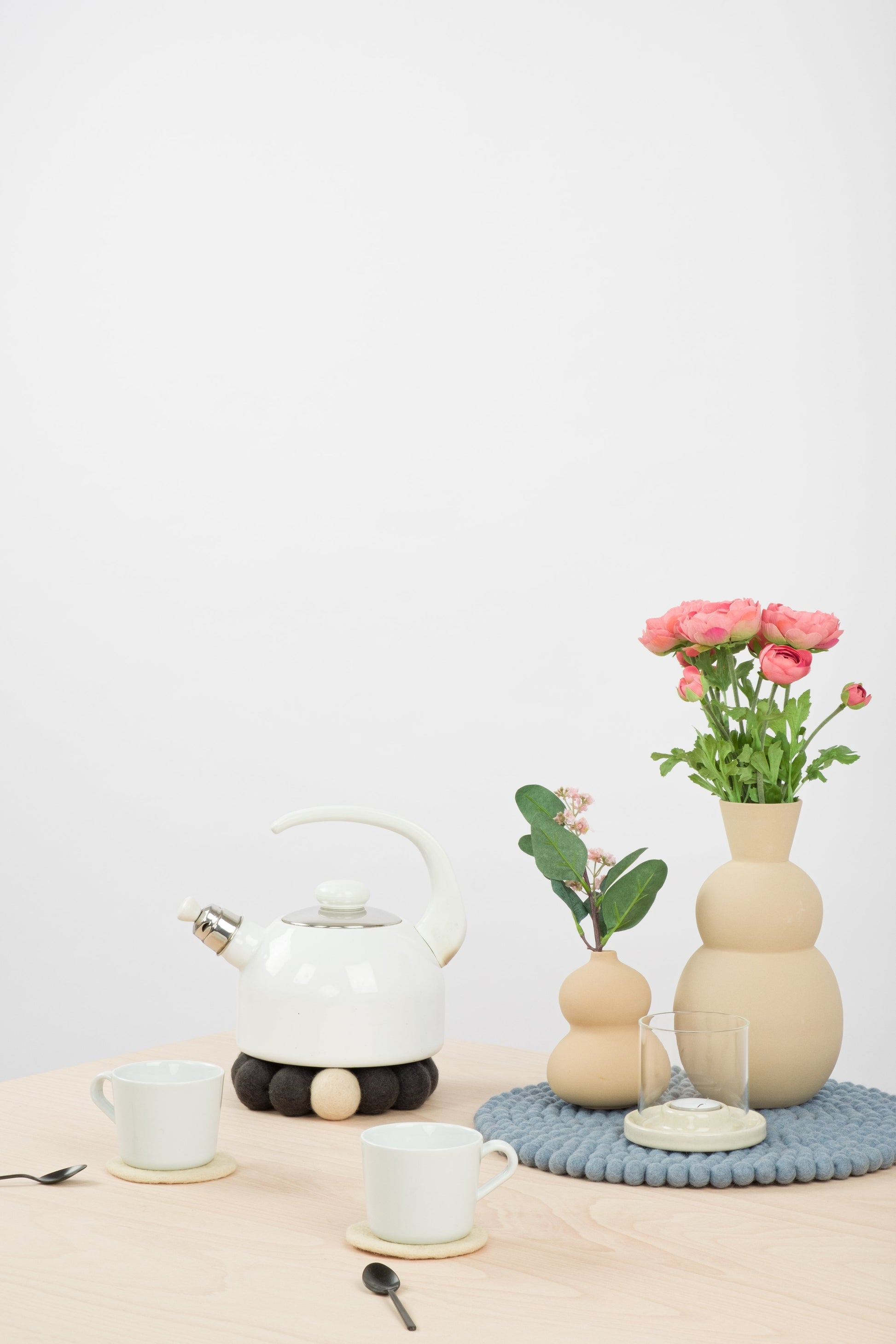 myfelt Kuno Big One Untersetzer Grau aus Schurwolle – Bild 3