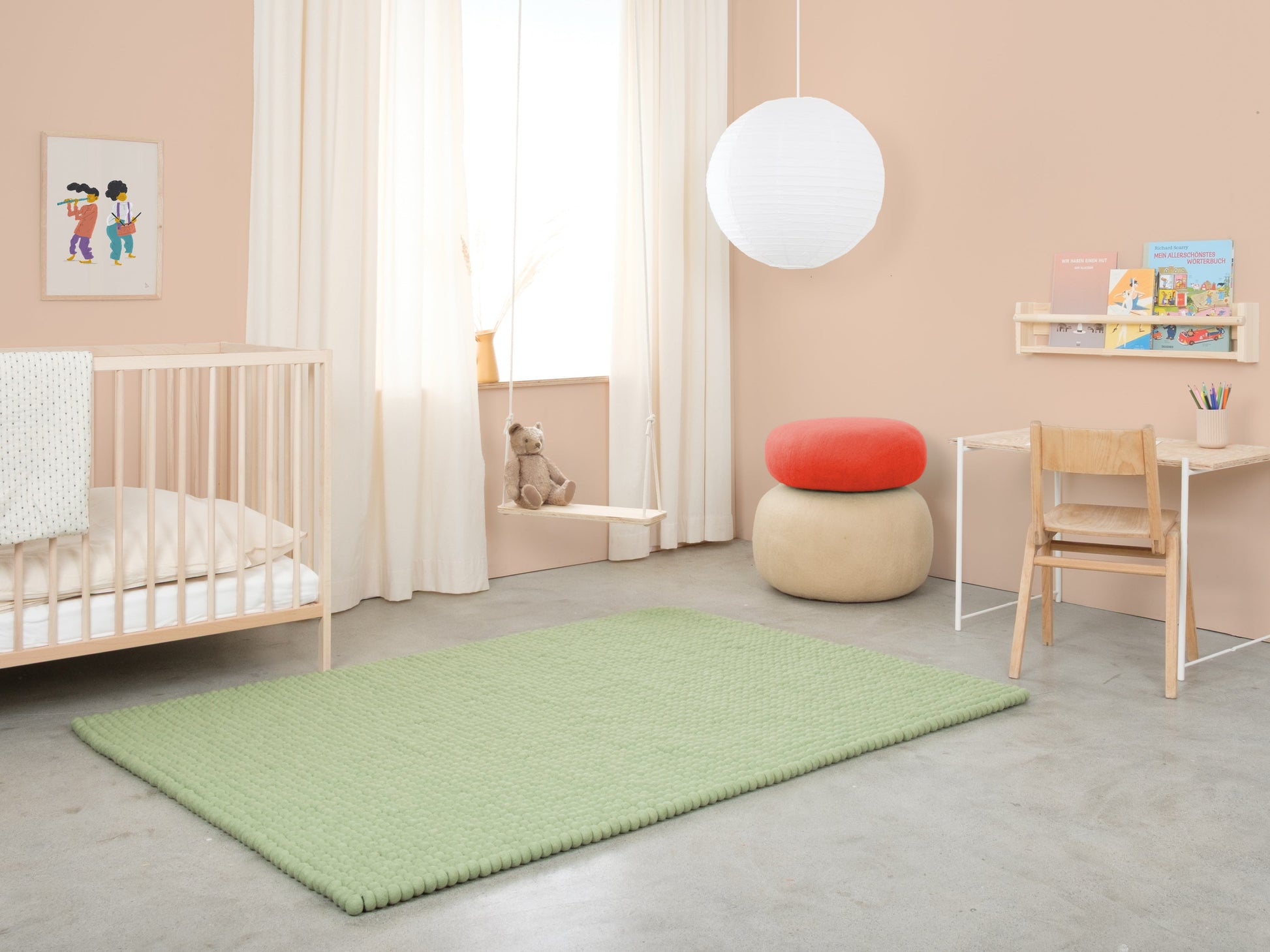 myfelt Lasse Filzkugelteppich Grün, Beige, Weiß aus Schurwolle – Bild 3