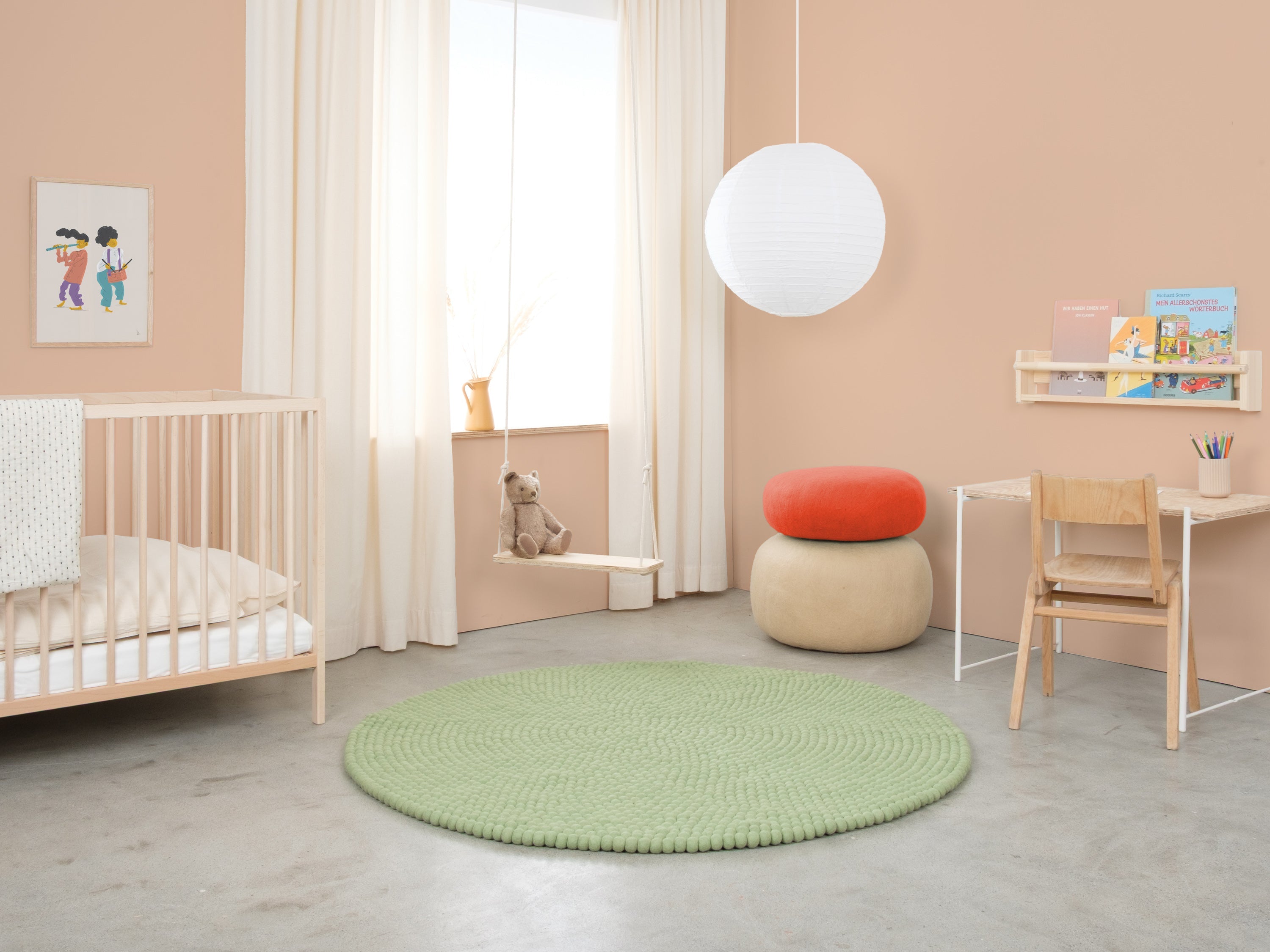myfelt Lasse Filzkugelteppich Grün, Beige, Weiß aus Schurwolle – Bild 3