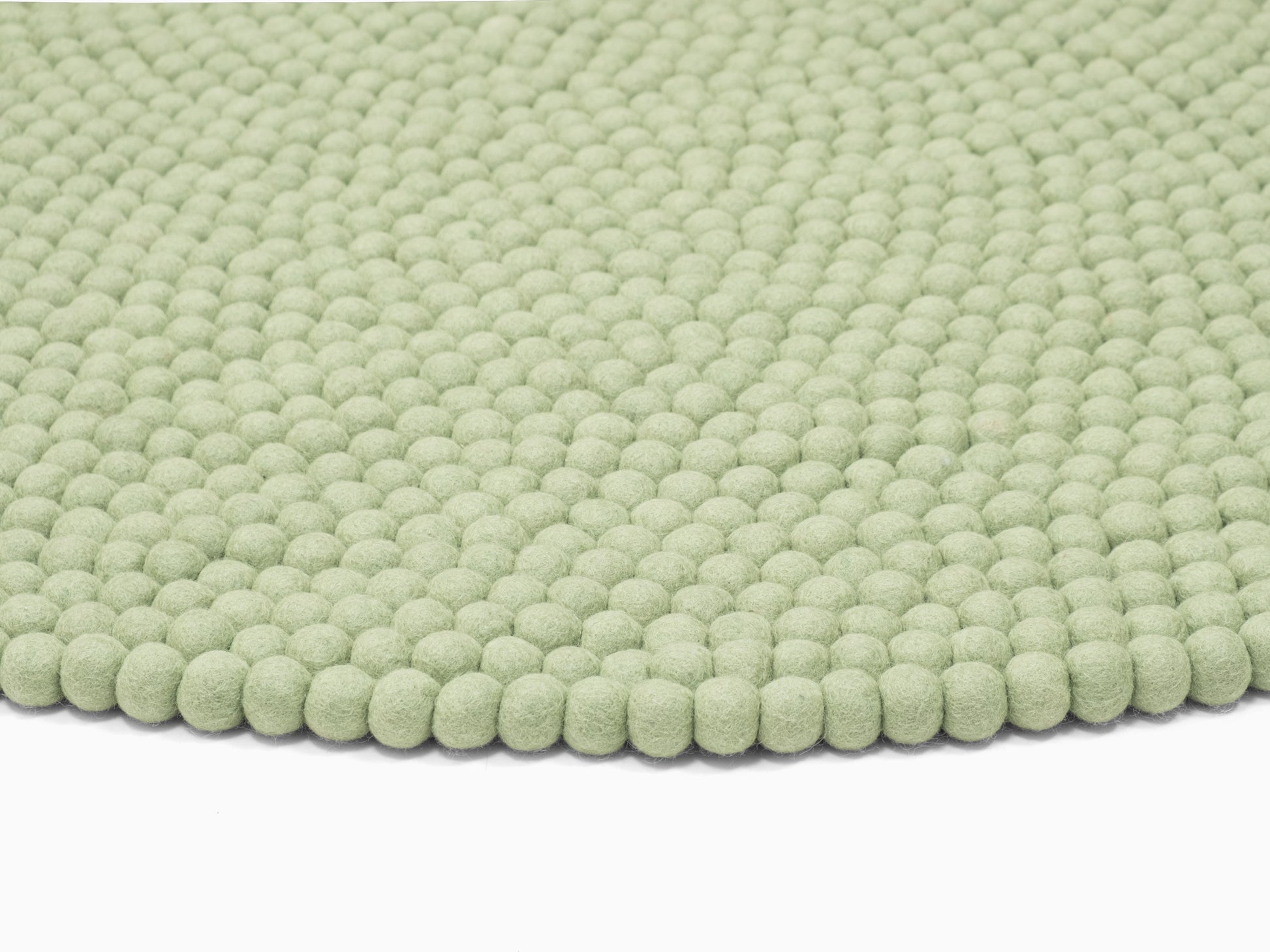 myfelt Lasse Filzkugelteppich Grün, Beige, Weiß aus Schurwolle – Bild 8