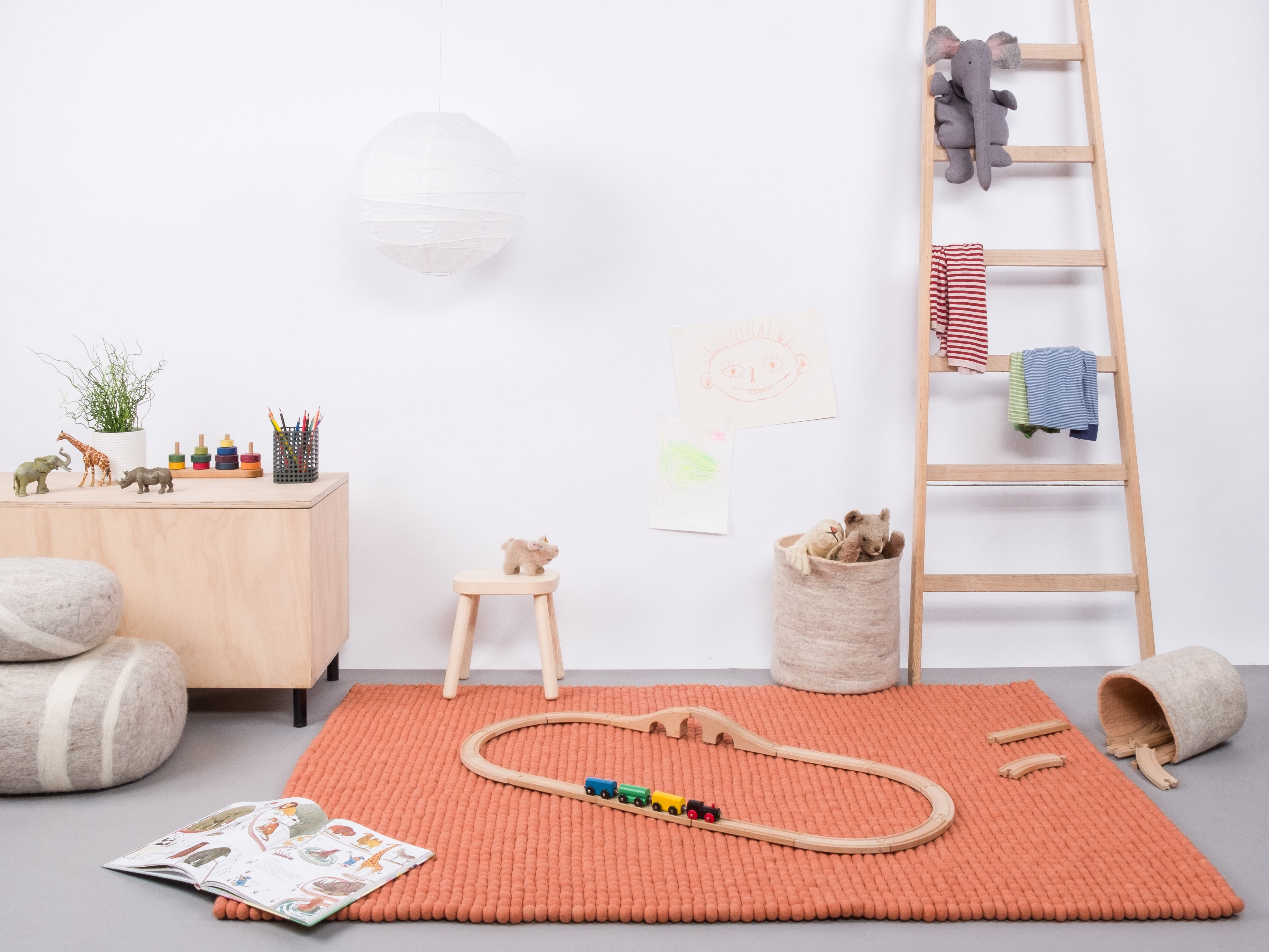 myfelt Lea Filzkugelteppich aus Schurwolle – Bild 3