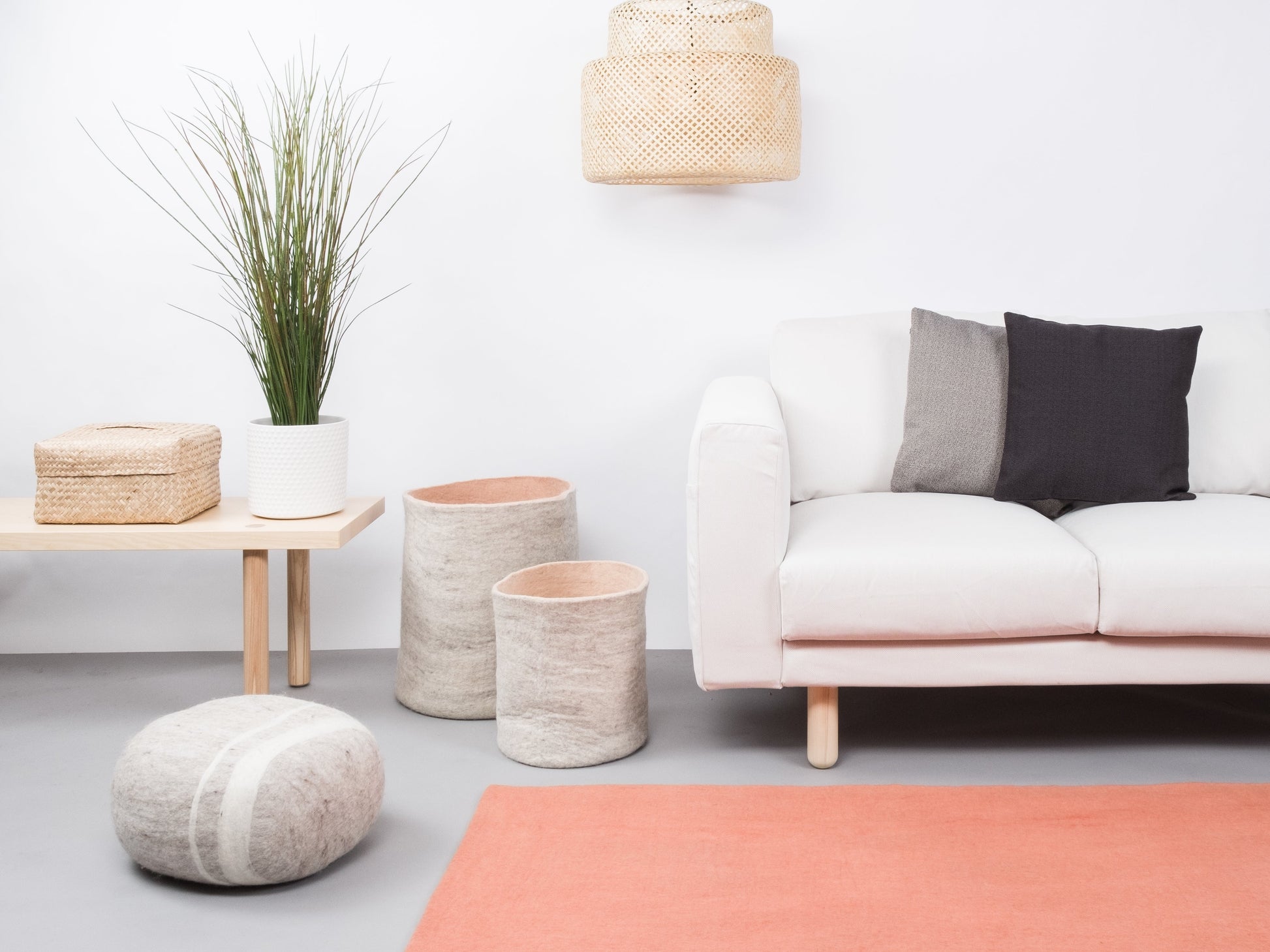 myfelt Lea Filzkugelteppich aus Schurwolle – Bild 2
