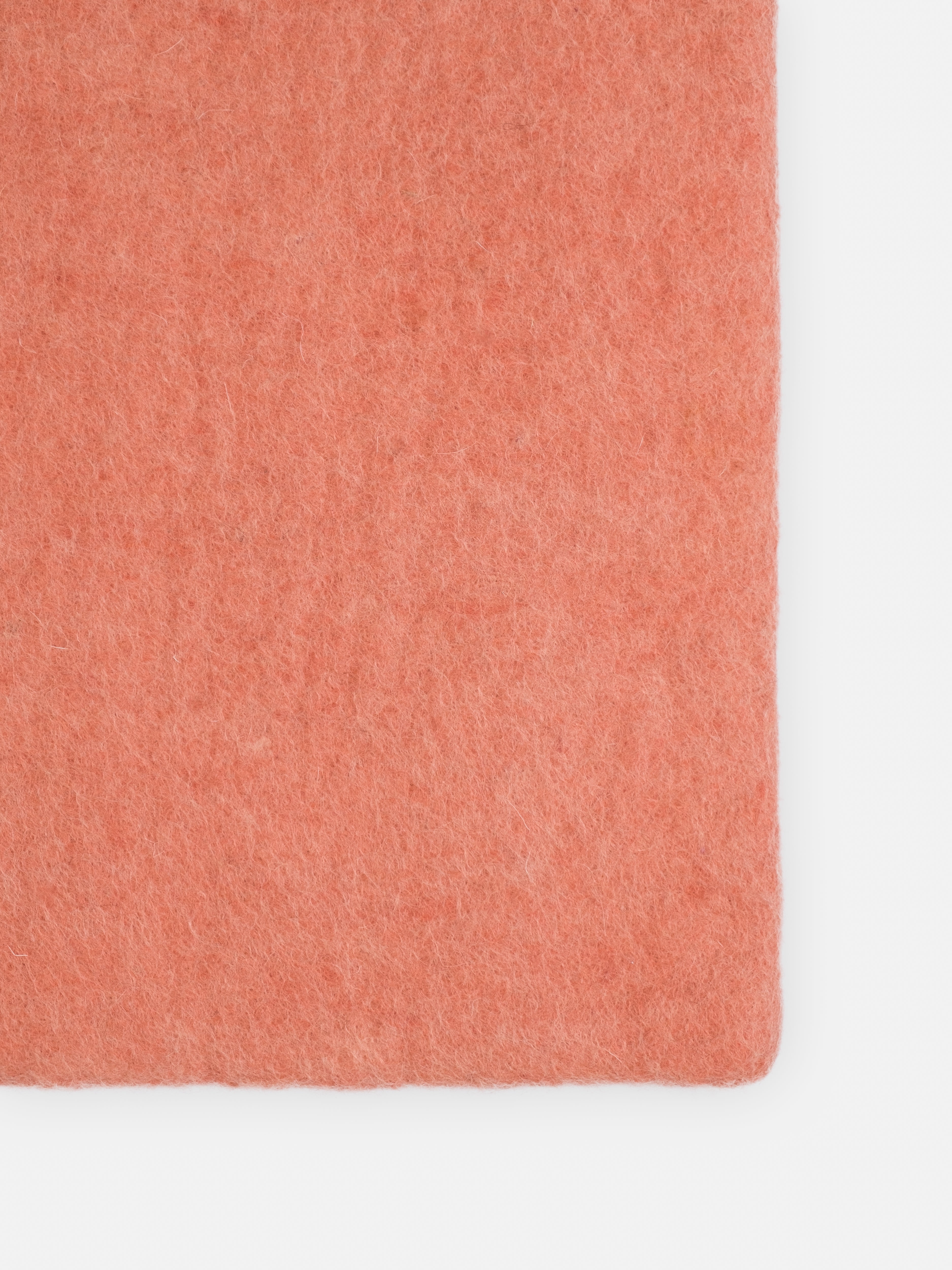 myfelt Lea Filzkugelteppich aus Schurwolle – Bild 7