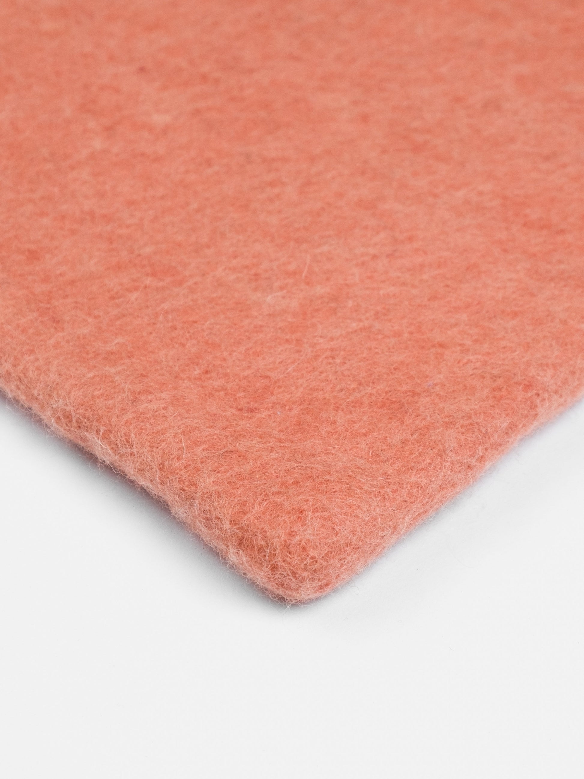 myfelt Lea Filzkugelteppich aus Schurwolle – Bild 8