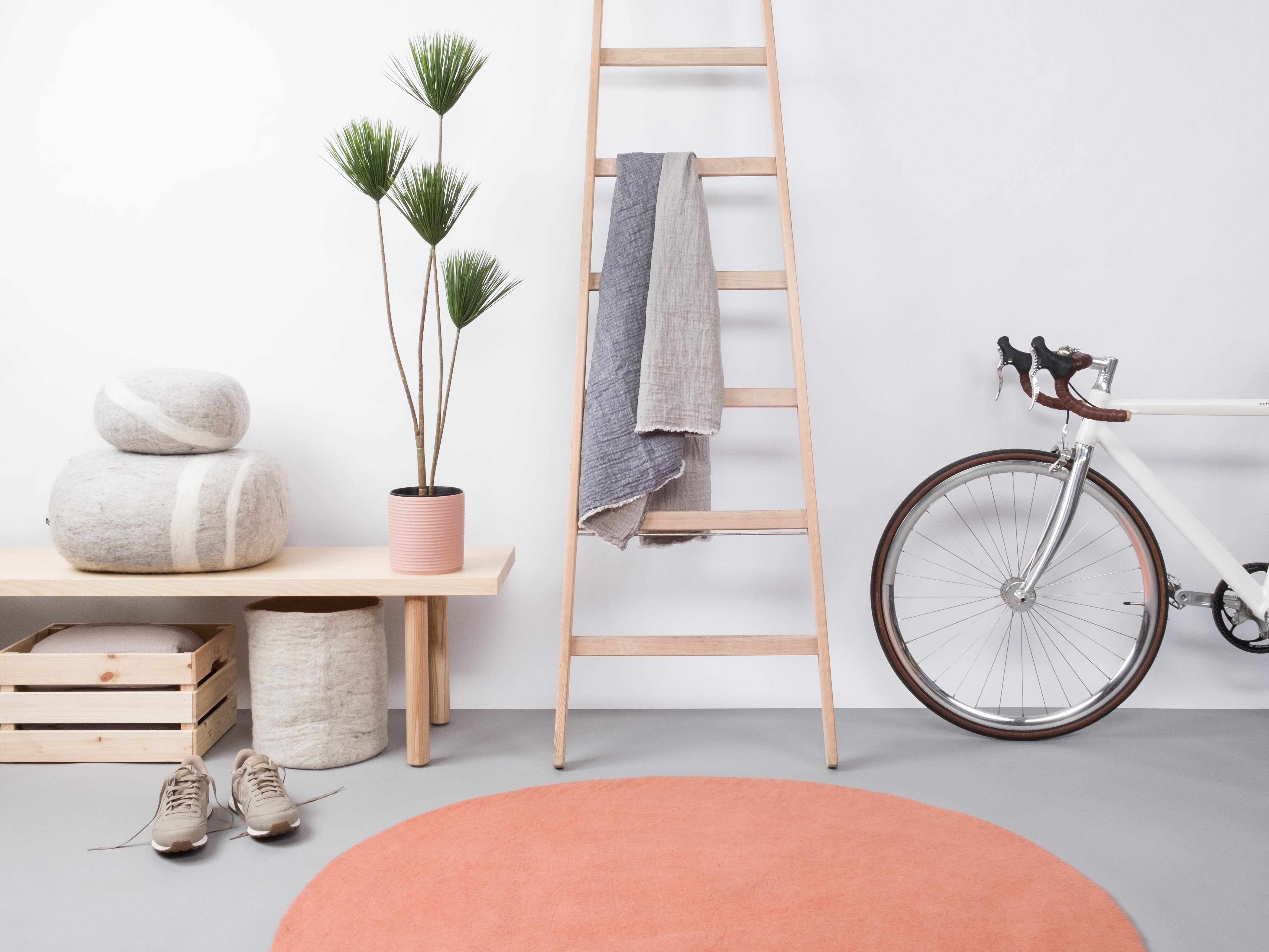 myfelt Lea Filzkugelteppich aus Schurwolle – Bild 3