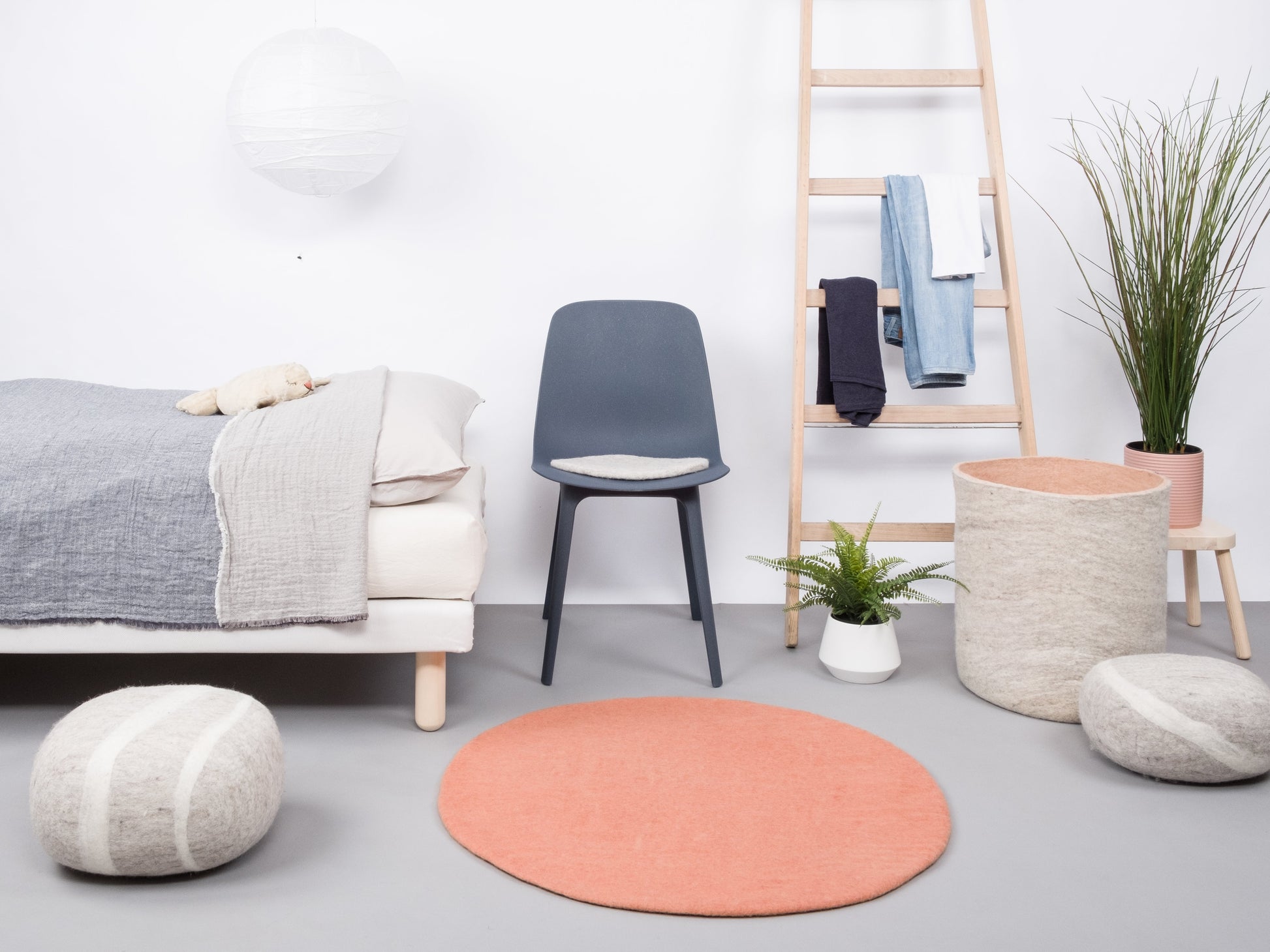 myfelt Lea Filzkugelteppich aus Schurwolle – Bild 4