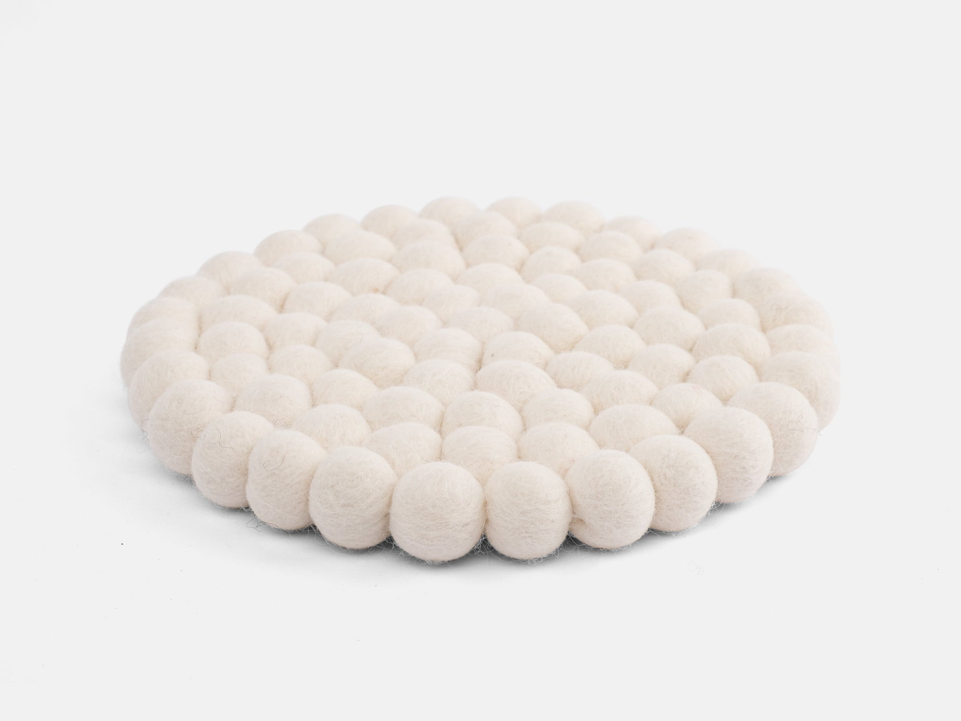 myfelt Linéa Untersetzer Weiß aus Schurwolle – Bild 4