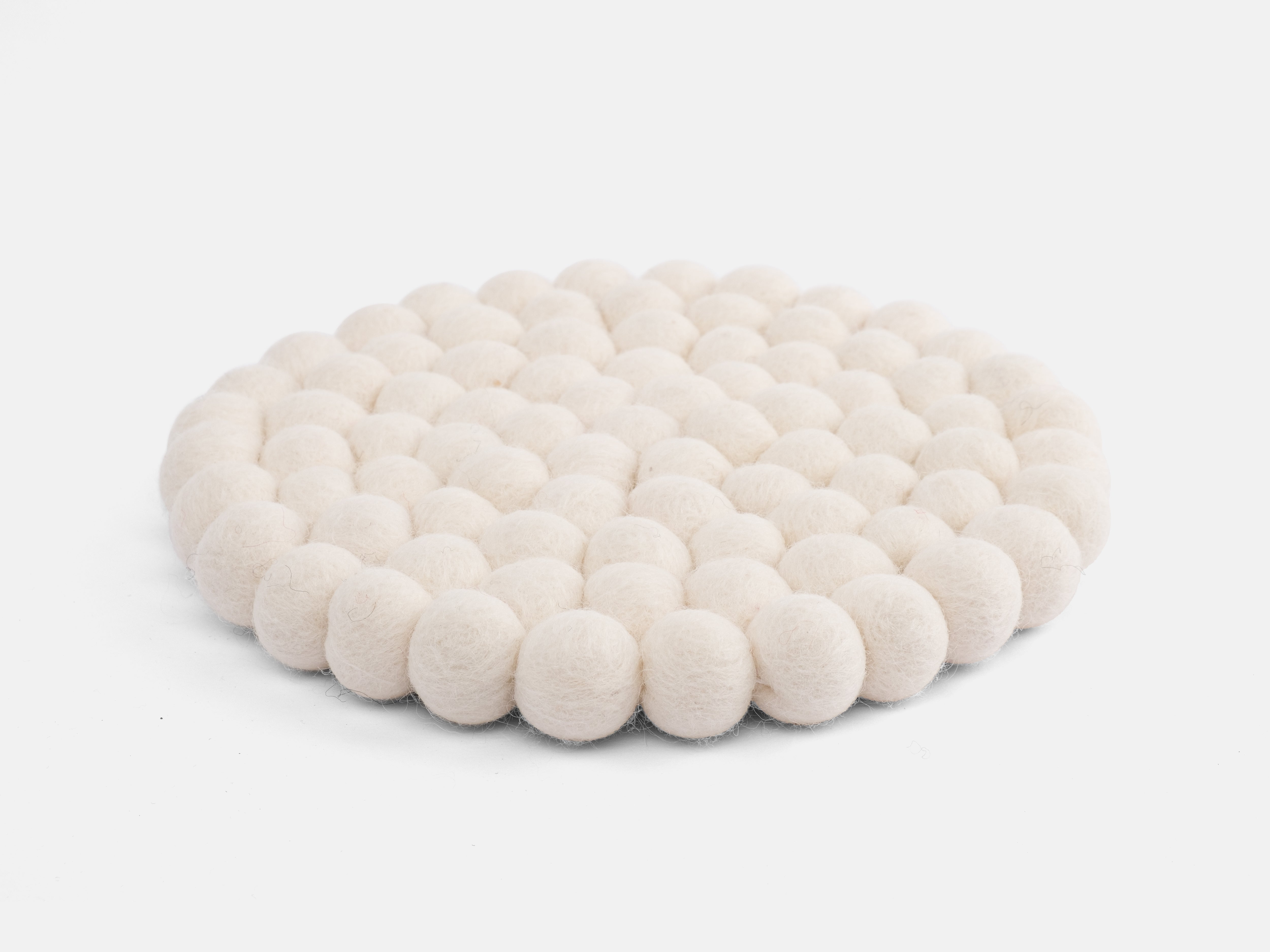 myfelt Linéa Untersetzer Weiß aus Schurwolle – Bild 4