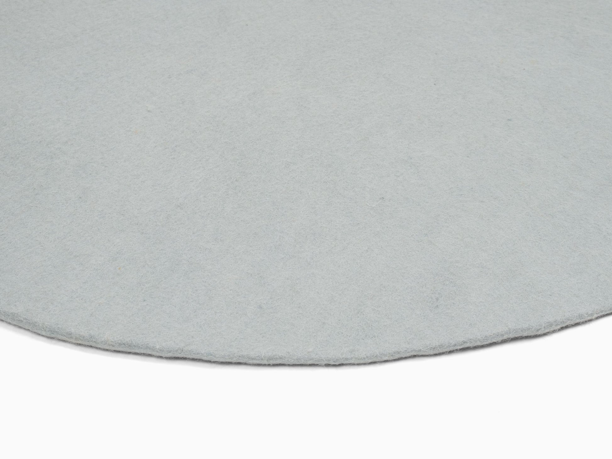 myfelt Liv Filzkugelteppich Blau, Beige, Weiß aus Schurwolle – Bild 6