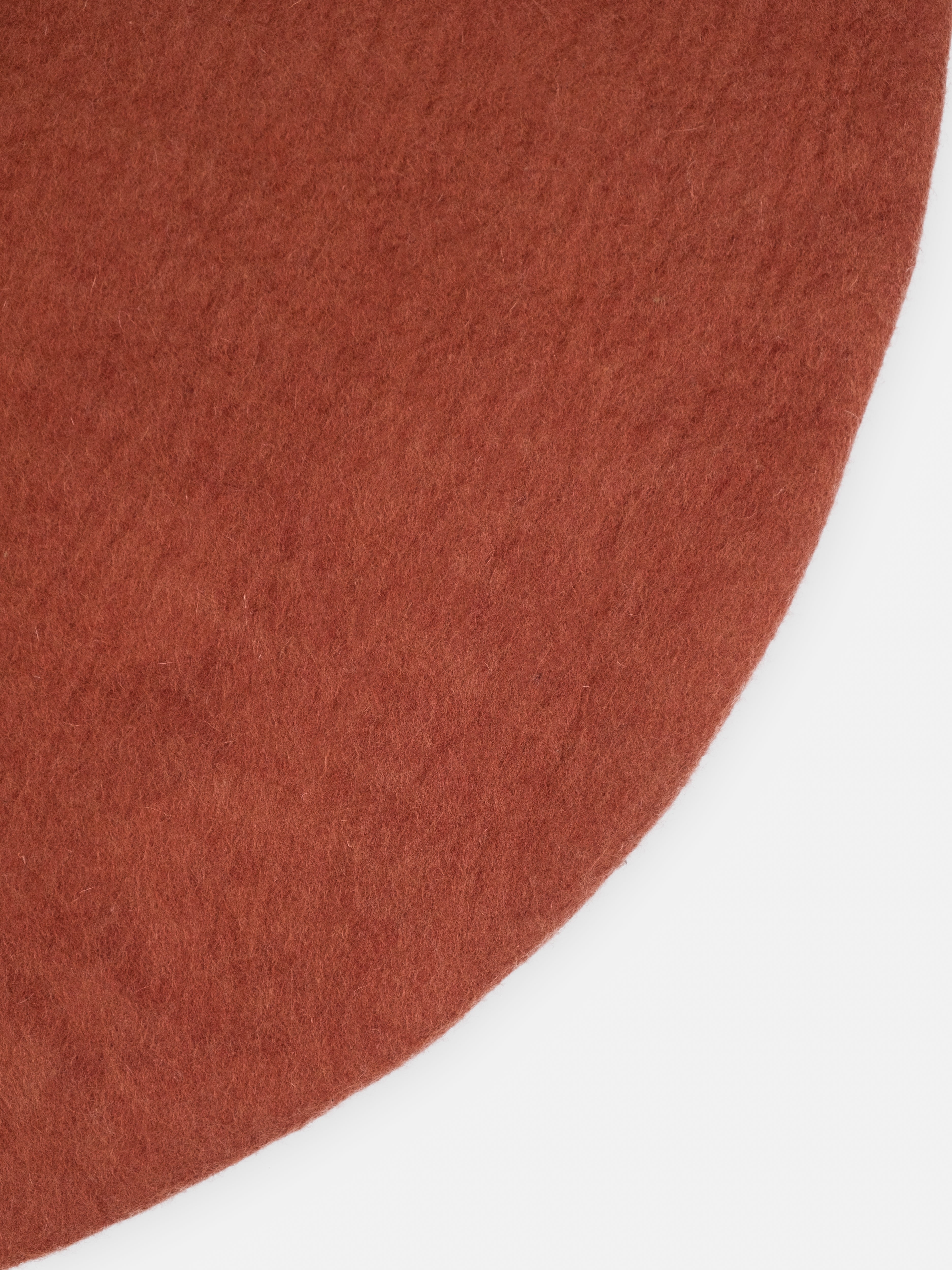 myfelt Lora Filzkugelteppich Rot aus Schurwolle – Bild 7