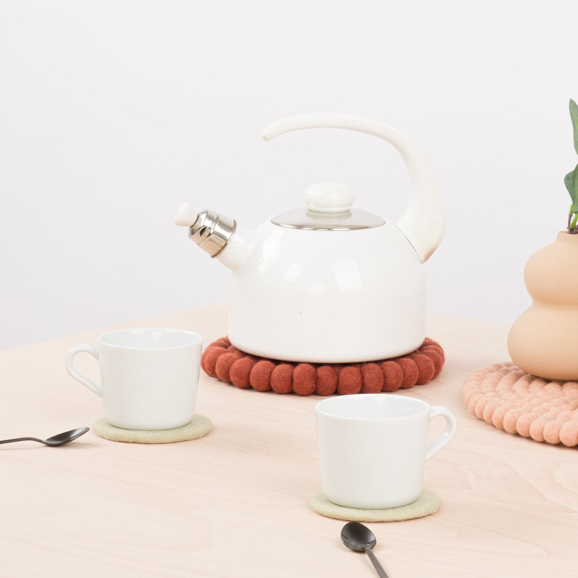 myfelt Lora Untersetzer Rot aus Schurwolle – Bild 5