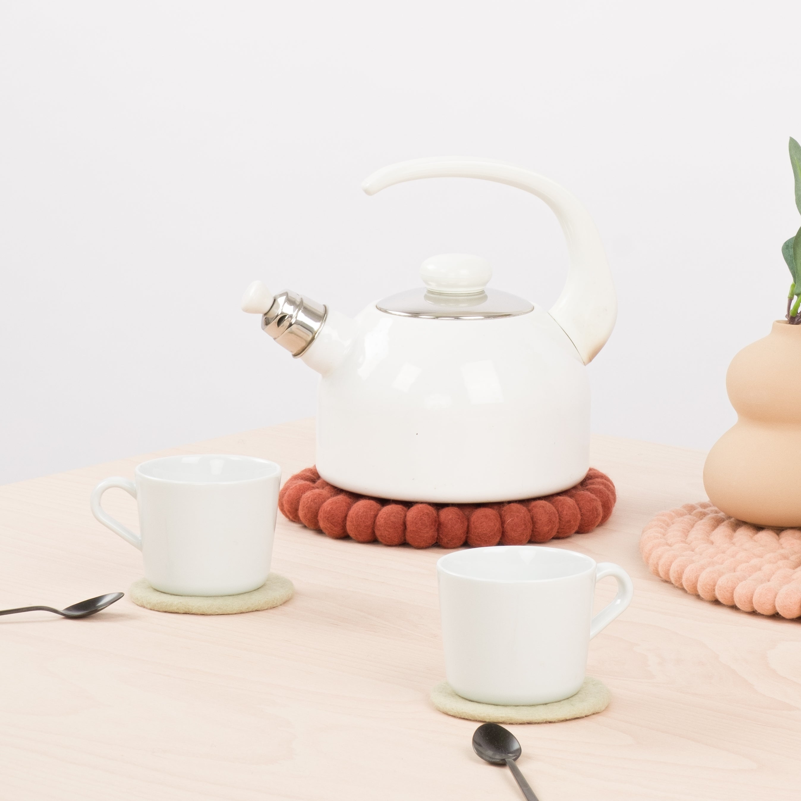 myfelt Lora Untersetzer Rot aus Schurwolle – Bild 5