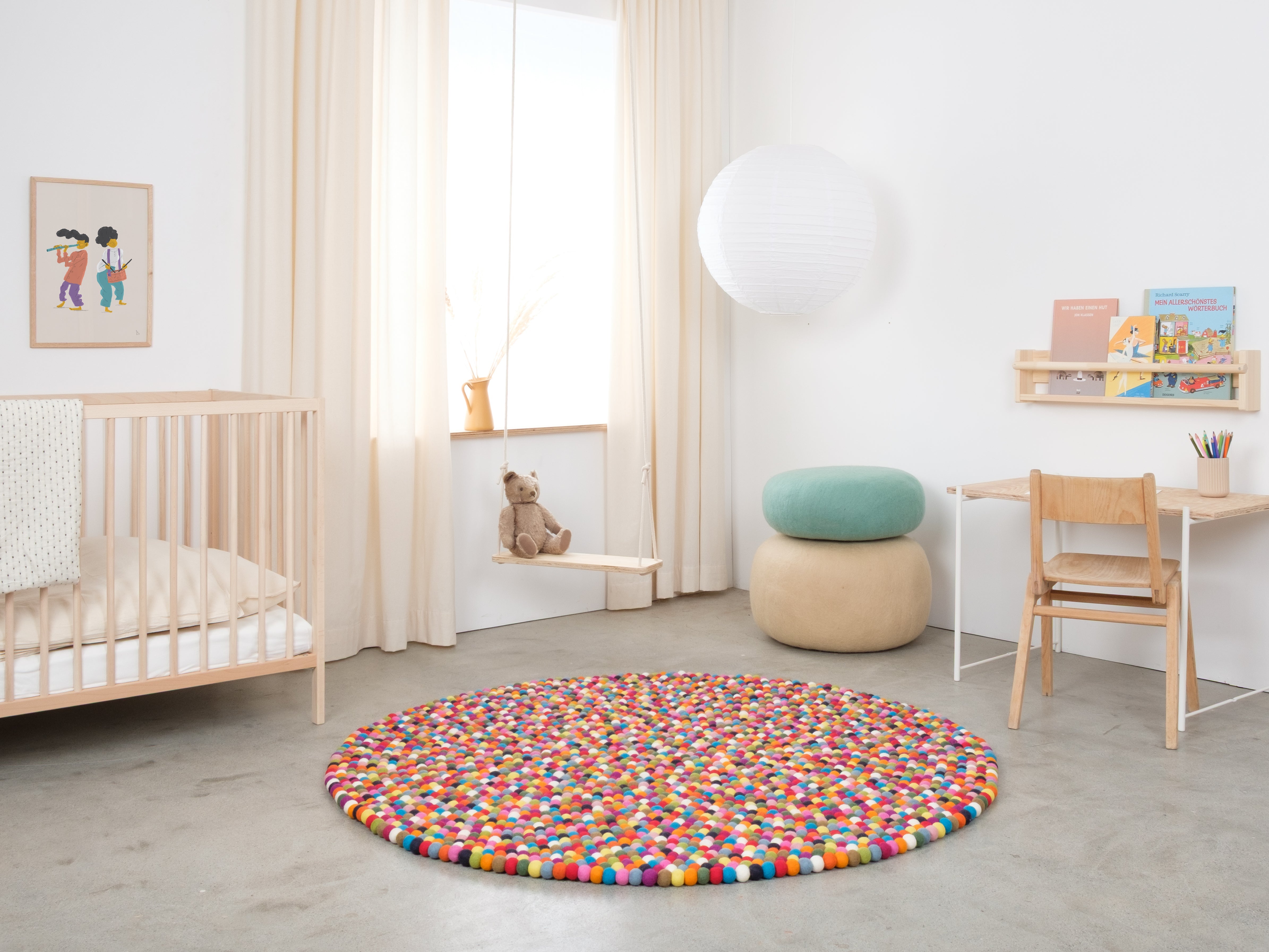 myfelt Lotte Filzkugelteppich Blau, Orange aus Schurwolle – Bild 5