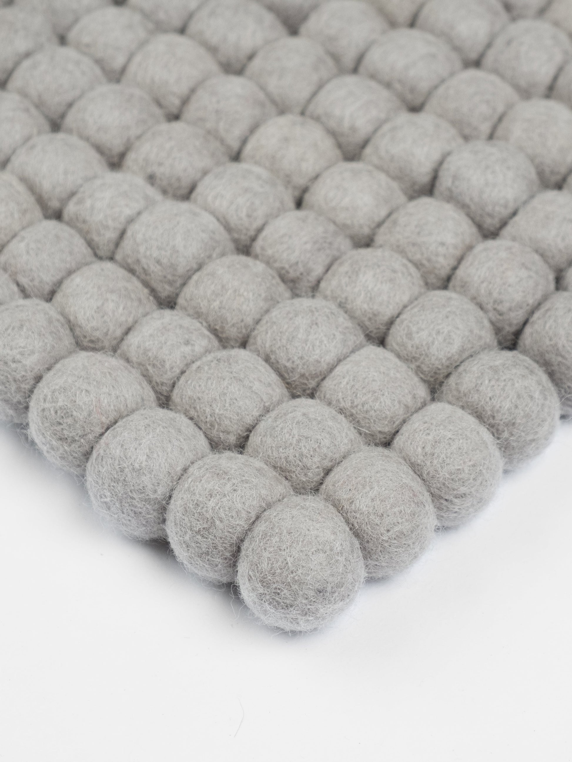 myfelt Luis Rugs Grau aus Schurwolle – Bild 8