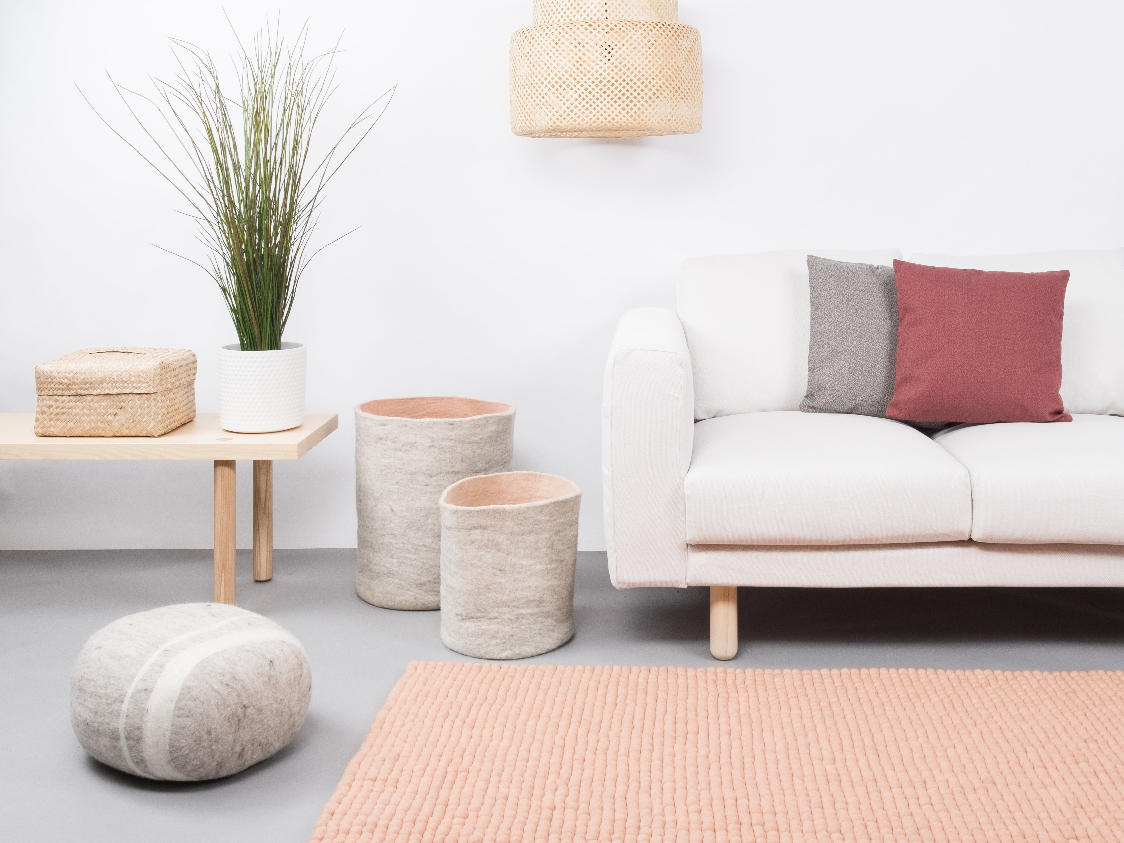 myfelt Merle Filzkugelteppich Rosa aus Schurwolle – Bild 6