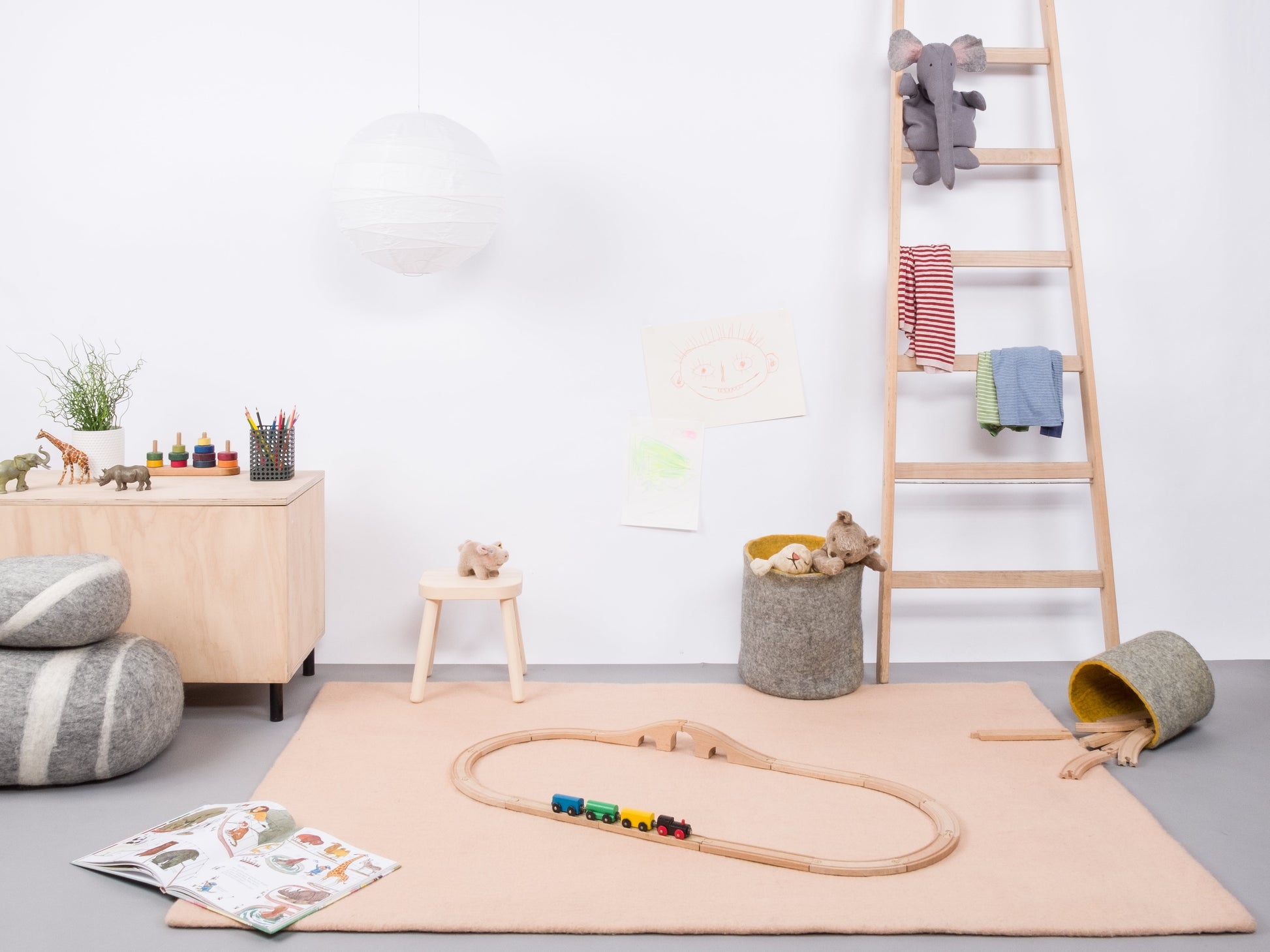 myfelt Merle Filzkugelteppich Rosa aus Schurwolle – Bild 5