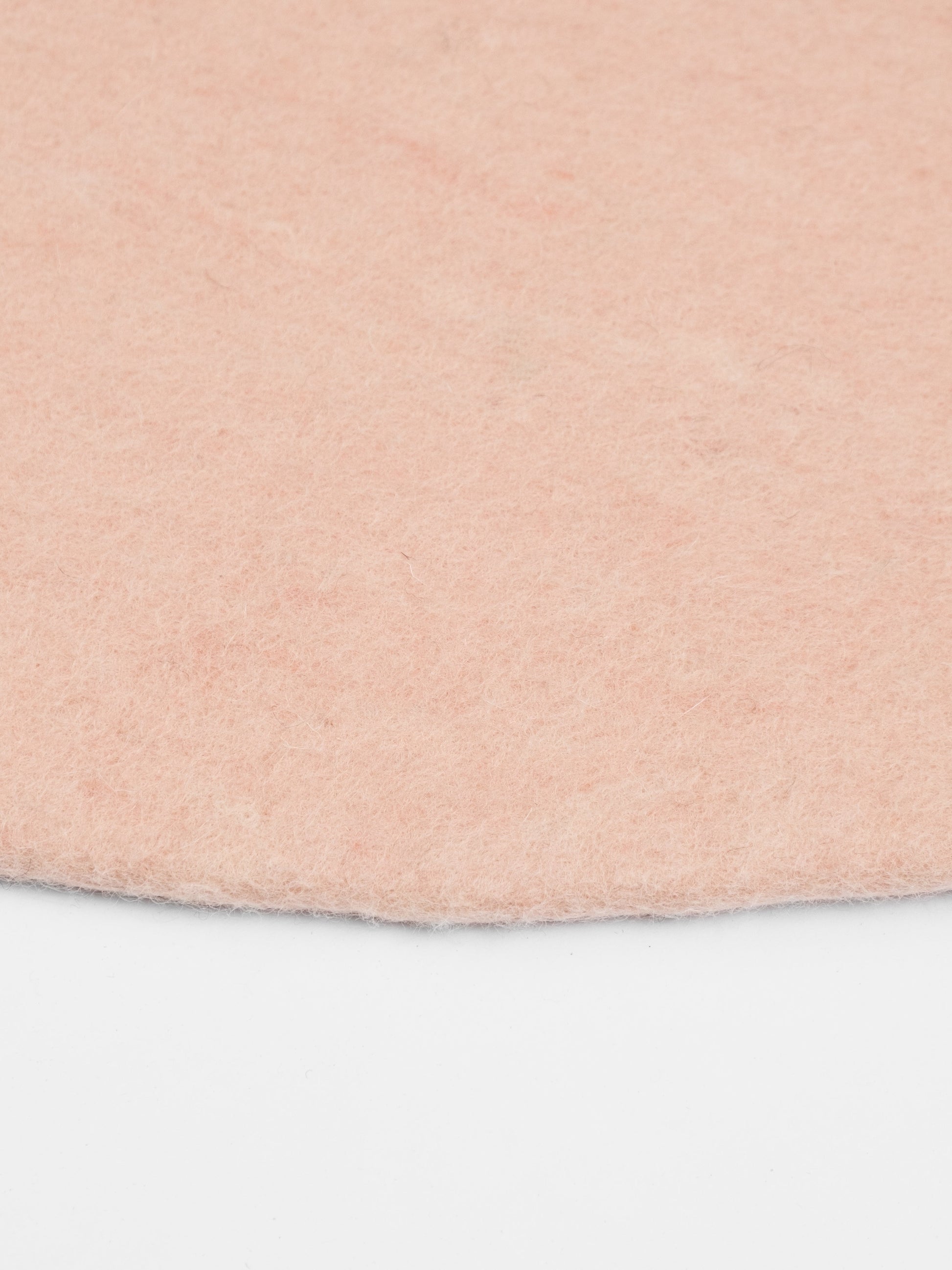 myfelt Merle Filzkugelteppich Rosa aus Schurwolle – Bild 8