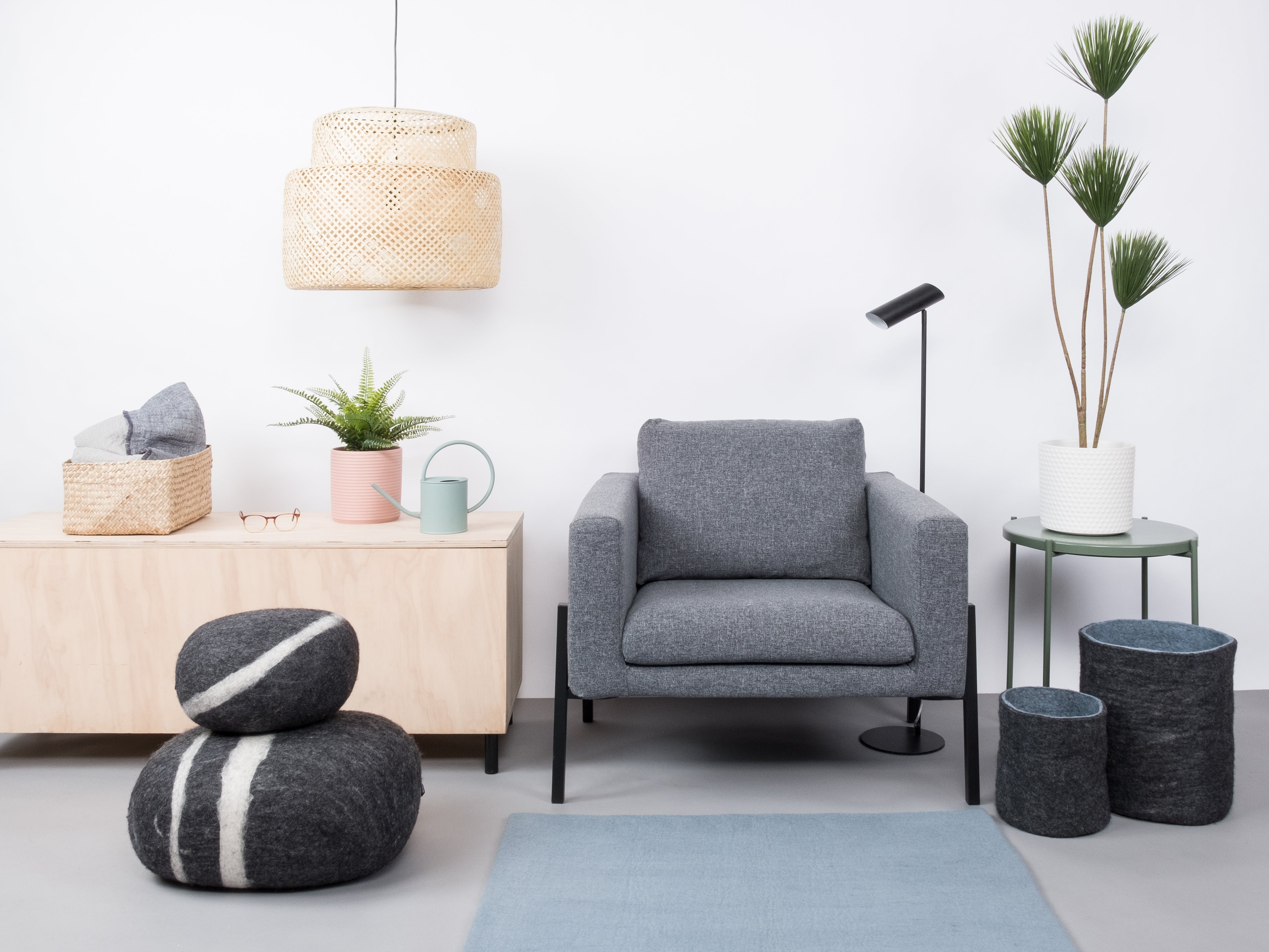 myfelt Mia Filzkugelteppich Blau aus Schurwolle – Bild 3