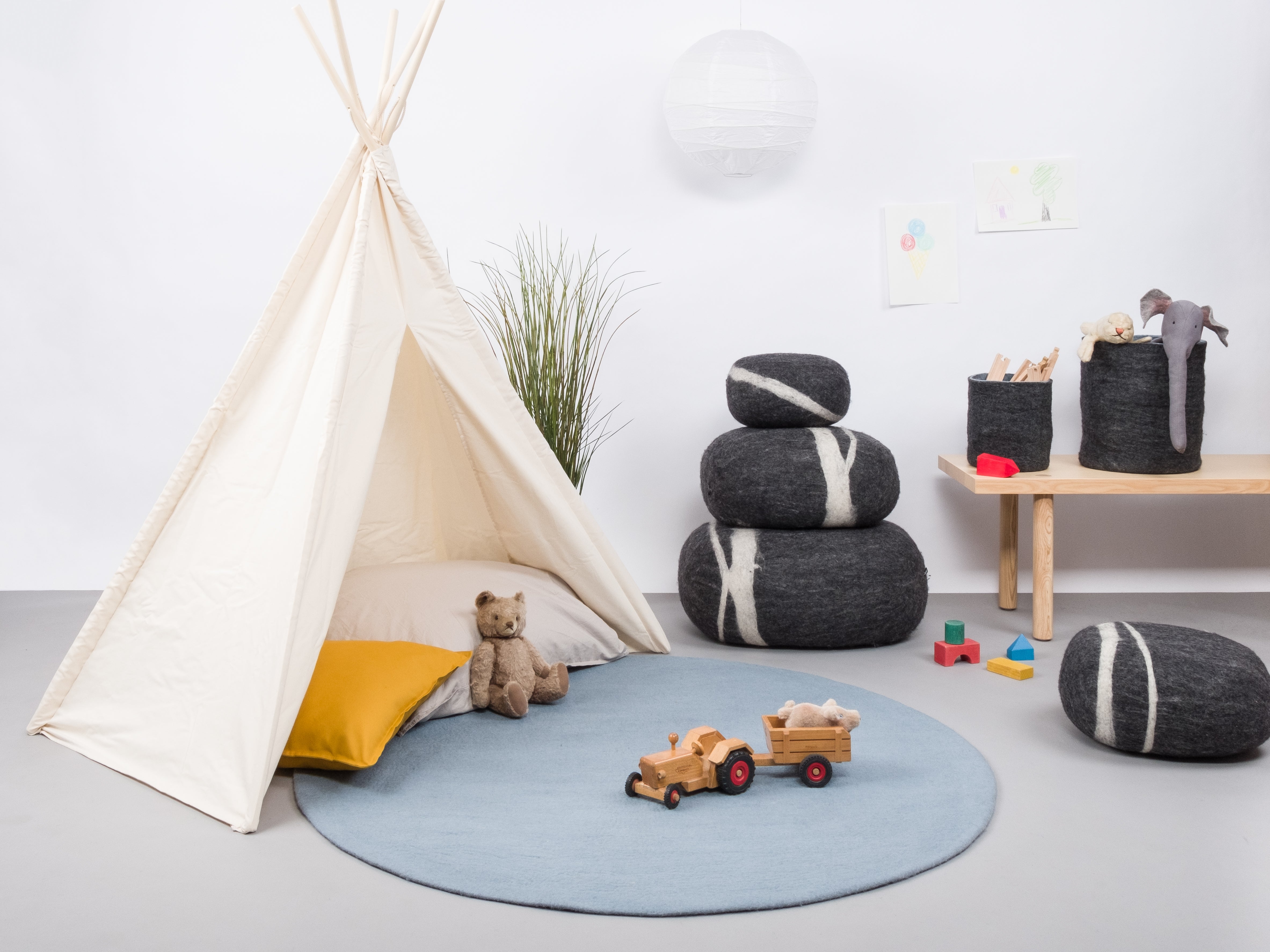 myfelt Mia Filzkugelteppich Blau aus Schurwolle – Bild 5