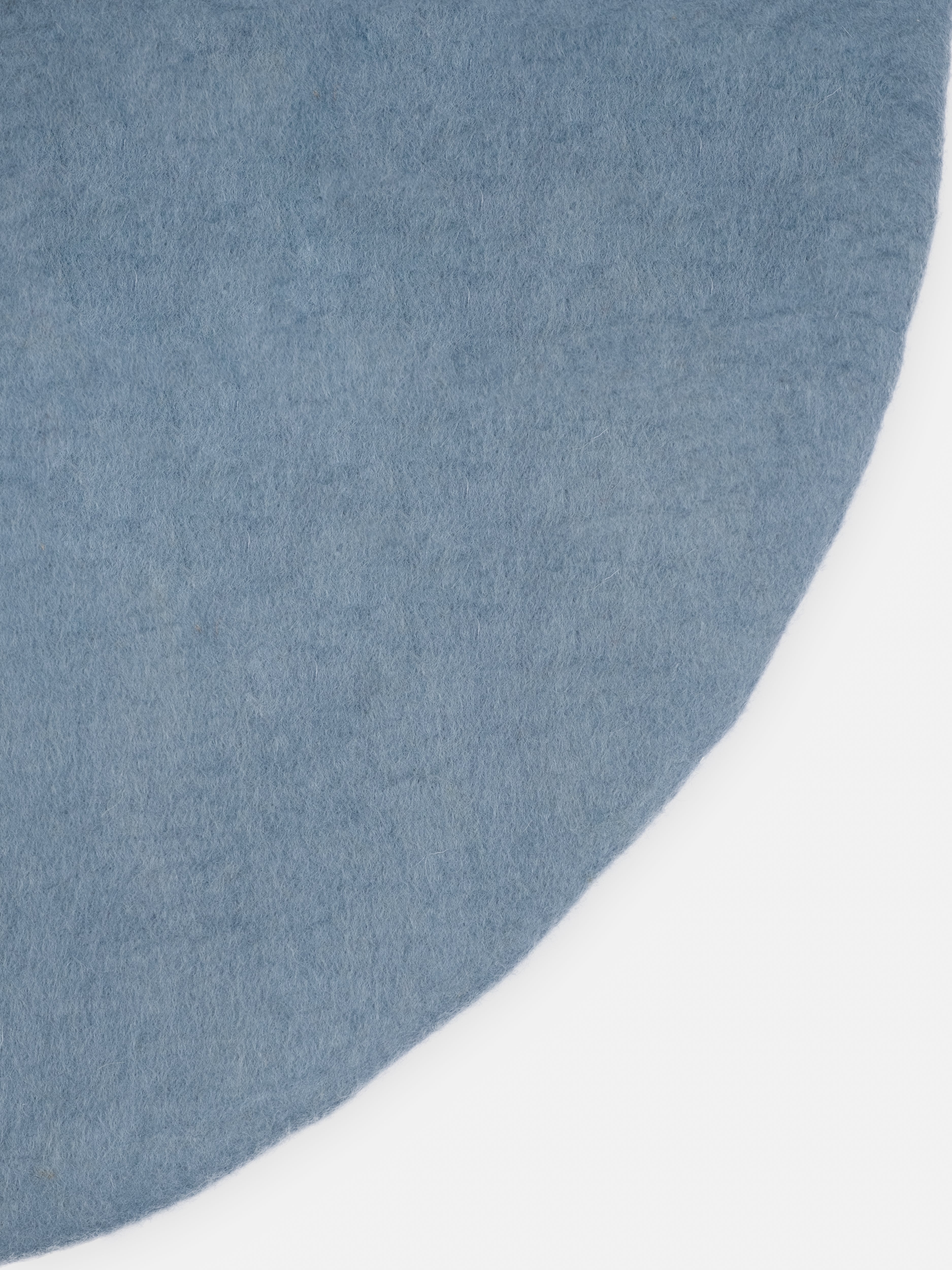 myfelt Mia Filzkugelteppich Blau aus Schurwolle – Bild 7