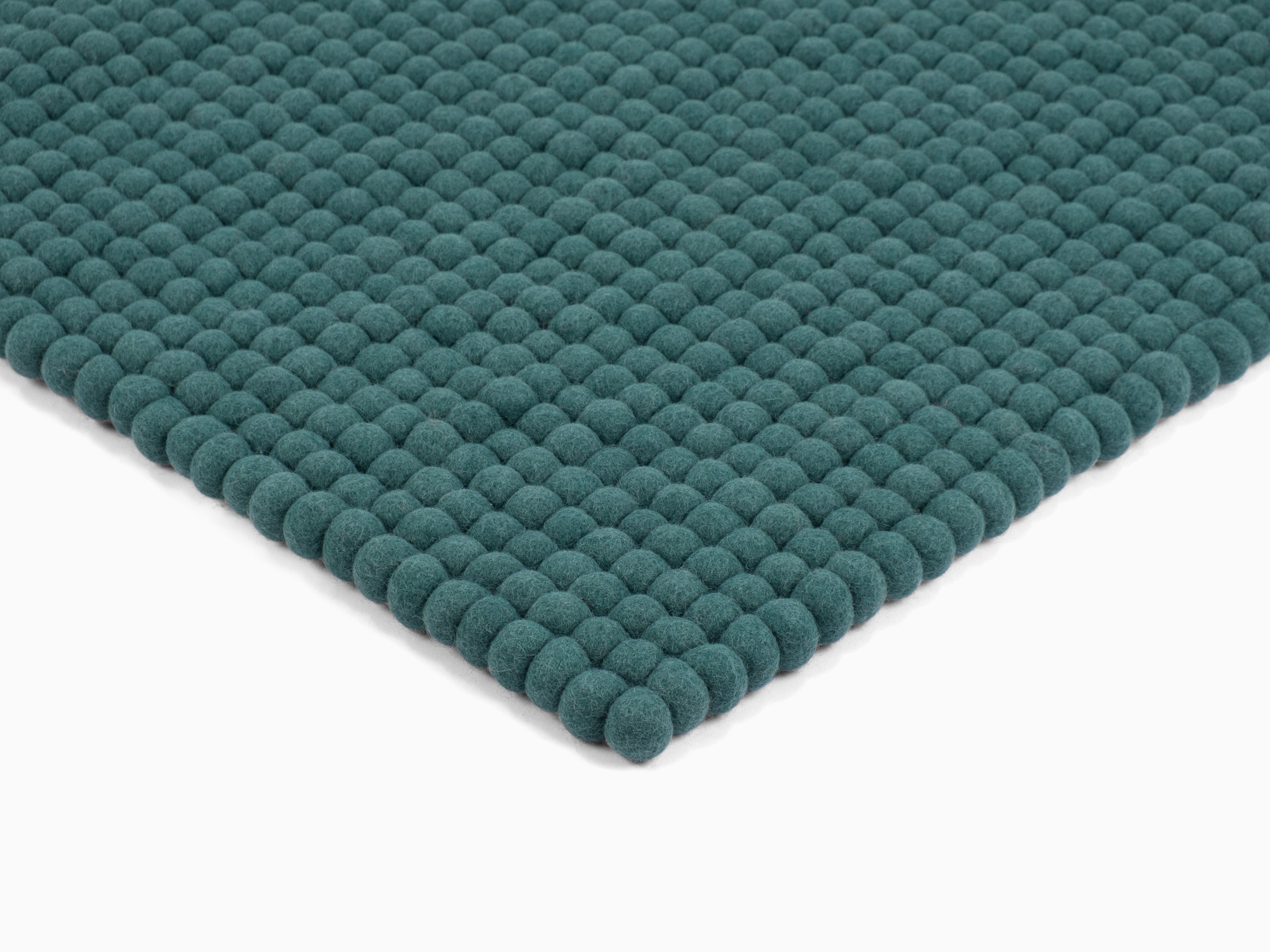 myfelt Noah Filzkugelteppich Blau, Rot aus Schurwolle – Bild 8