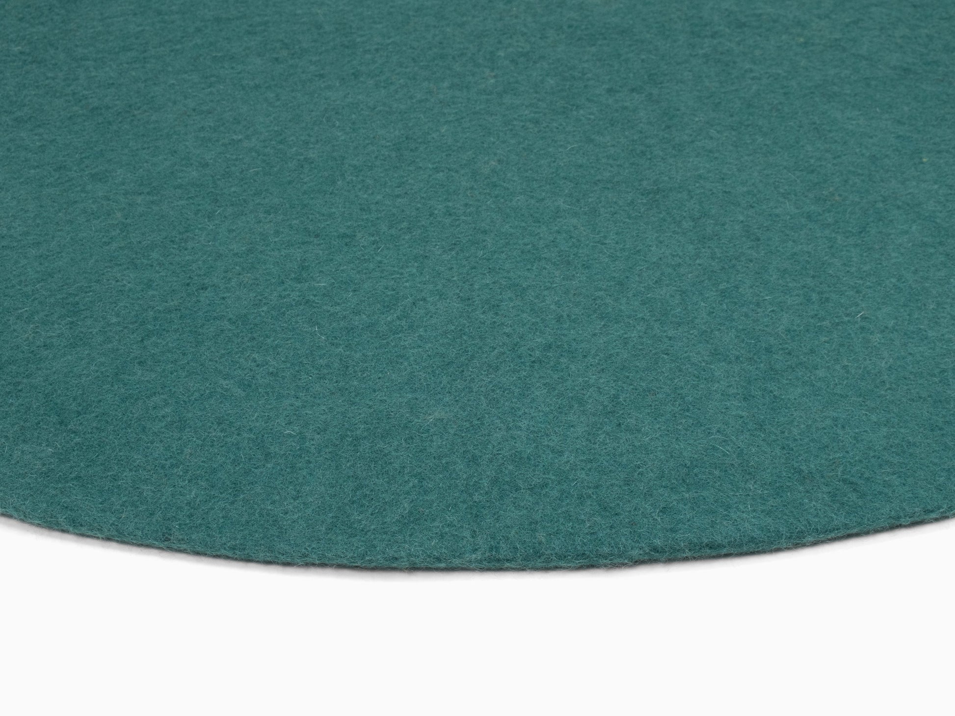 myfelt Noah Filzkugelteppich Blau, Rot aus Schurwolle – Bild 6